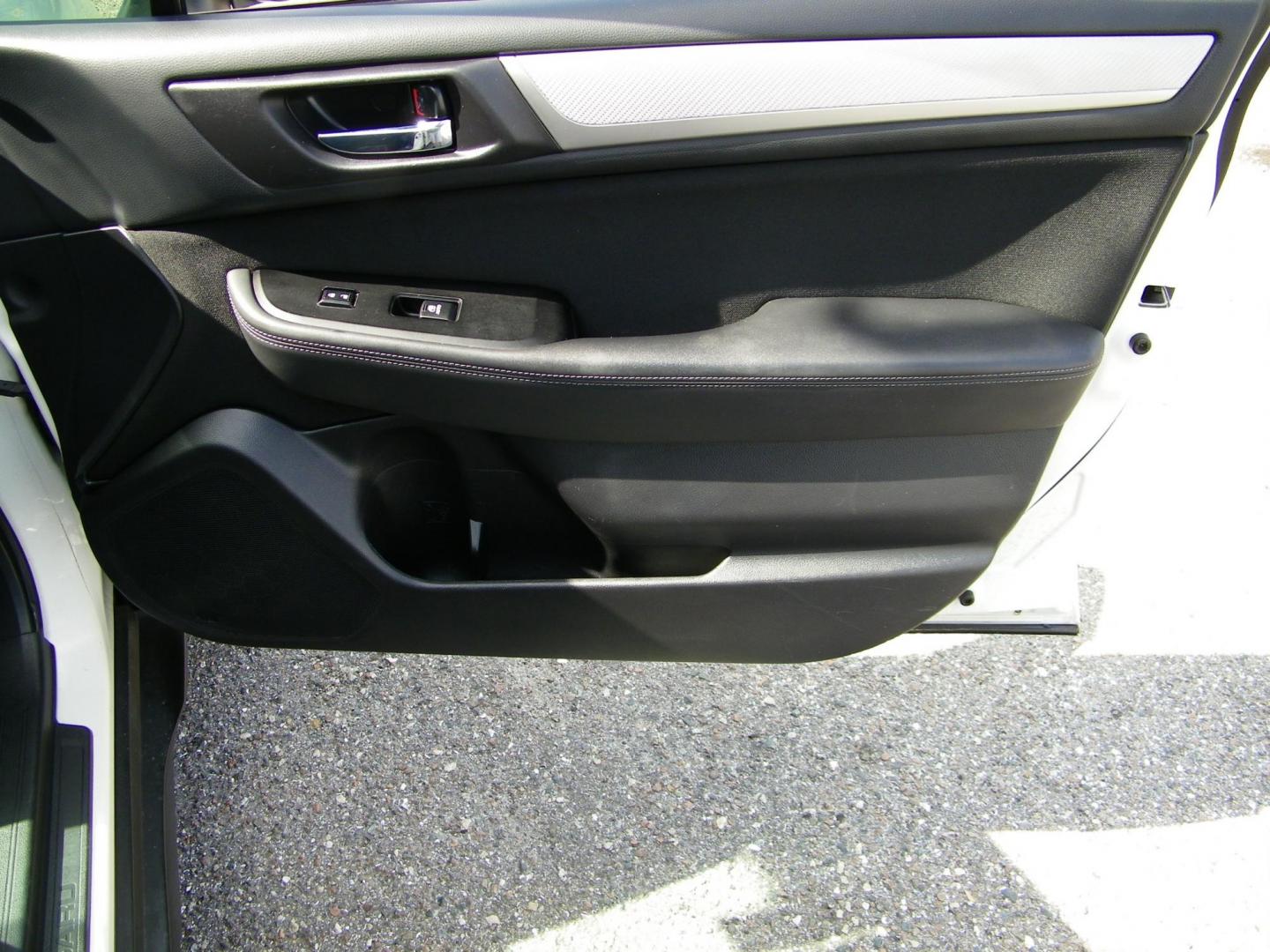 2015 White /Grey Subaru Outback 2.5i Premium (4S4BSBFC0F3) with an 2.5L H4 DOHC 16V engine, 6-Speed Automatic transmission, located at 4000 Bee Ridge Road, Sarasota, FL, 34233, (941) 926-0300, 27.298664, -82.489151 - Photo#13