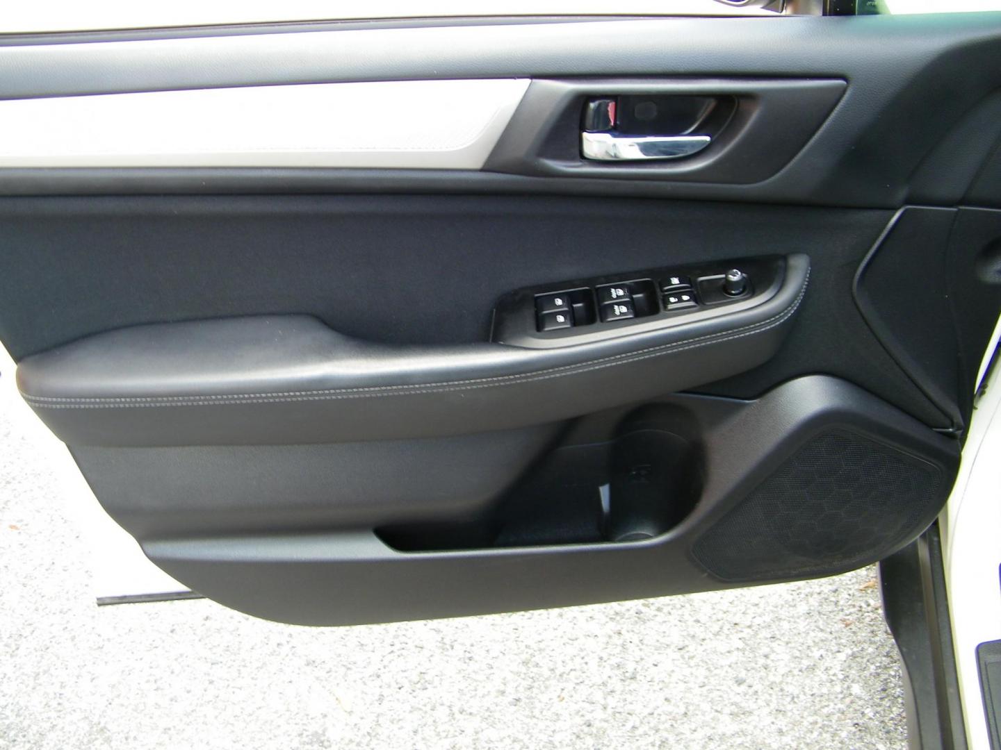 2015 White /Grey Subaru Outback 2.5i Premium (4S4BSBFC0F3) with an 2.5L H4 DOHC 16V engine, 6-Speed Automatic transmission, located at 4000 Bee Ridge Road, Sarasota, FL, 34233, (941) 926-0300, 27.298664, -82.489151 - Photo#16