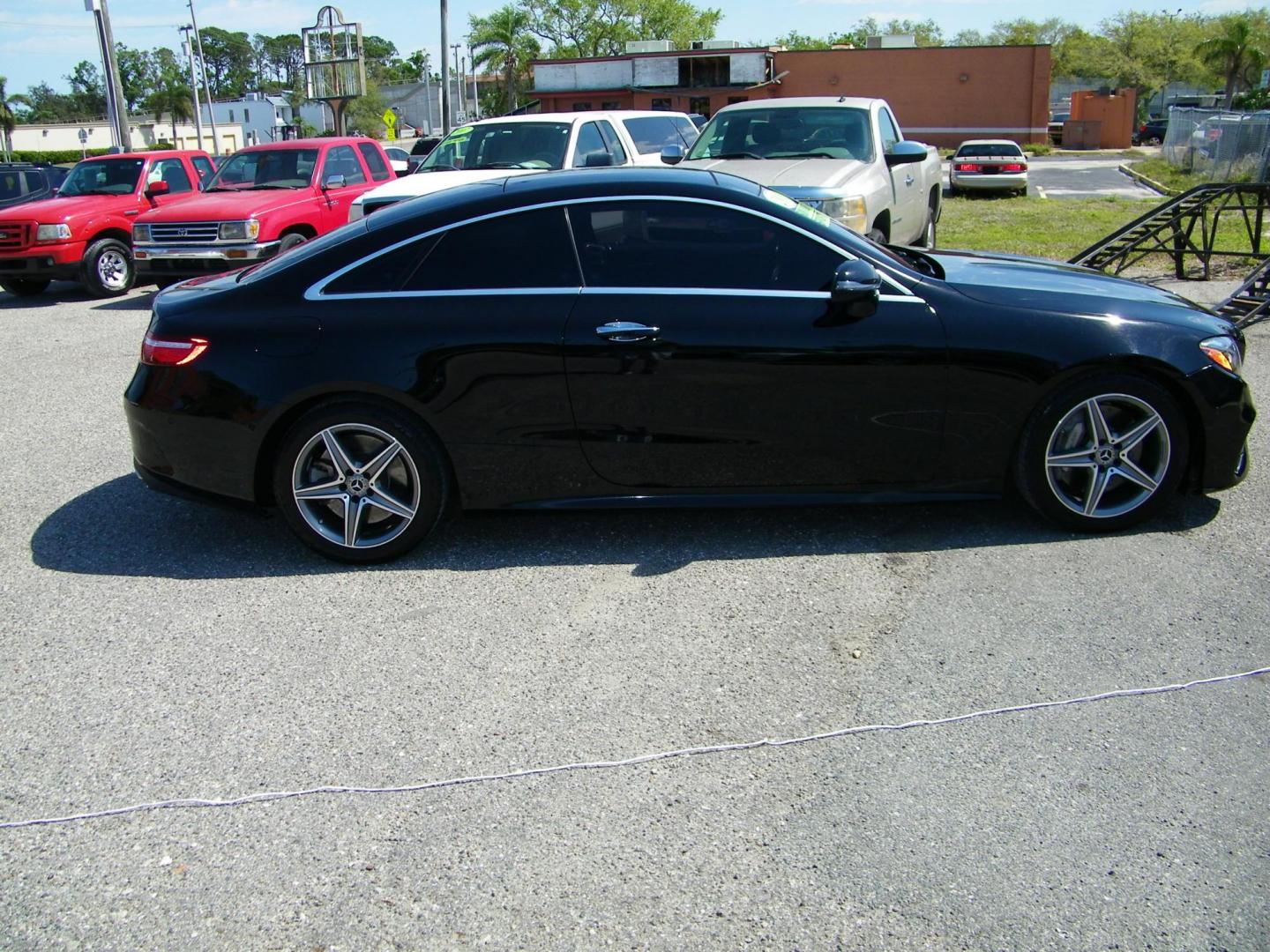 2018 Black /Black Mercedes-Benz E-Class E400 Coupe (WDD1J6FB7JF) with an 3.0L V6 DOHC 24V engine, 7A transmission, located at 4000 Bee Ridge Road, Sarasota, FL, 34233, (941) 926-0300, 27.298664, -82.489151 - Photo#6