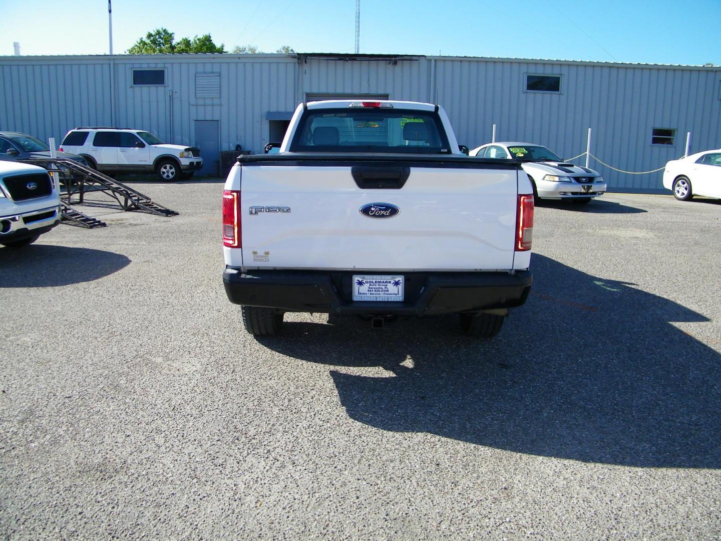 2016 White /Gray Ford F-150 XL 6.5-ft. Bed 2WD (1FTNF1CG9GK) with an 3.5L V6 TURBO engine, 6A transmission, located at 4000 Bee Ridge Road, Sarasota, FL, 34233, (941) 926-0300, 27.298664, -82.489151 - Photo#4