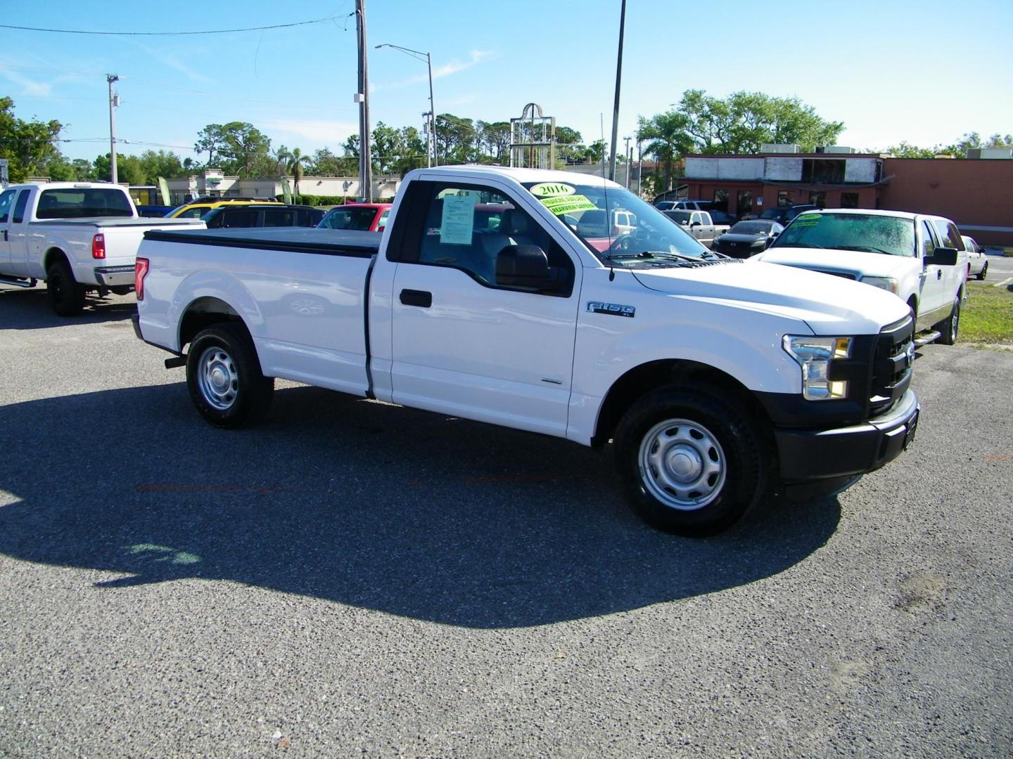2016 White /Gray Ford F-150 XL 6.5-ft. Bed 2WD (1FTNF1CG9GK) with an 3.5L V6 TURBO engine, 6A transmission, located at 4000 Bee Ridge Road, Sarasota, FL, 34233, (941) 926-0300, 27.298664, -82.489151 - Photo#7