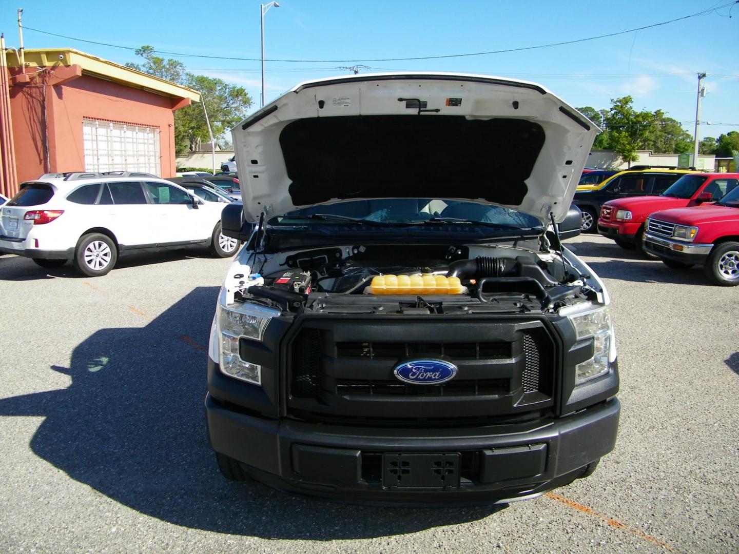 2016 White /Gray Ford F-150 XL 6.5-ft. Bed 2WD (1FTNF1CG9GK) with an 3.5L V6 TURBO engine, 6A transmission, located at 4000 Bee Ridge Road, Sarasota, FL, 34233, (941) 926-0300, 27.298664, -82.489151 - Photo#8