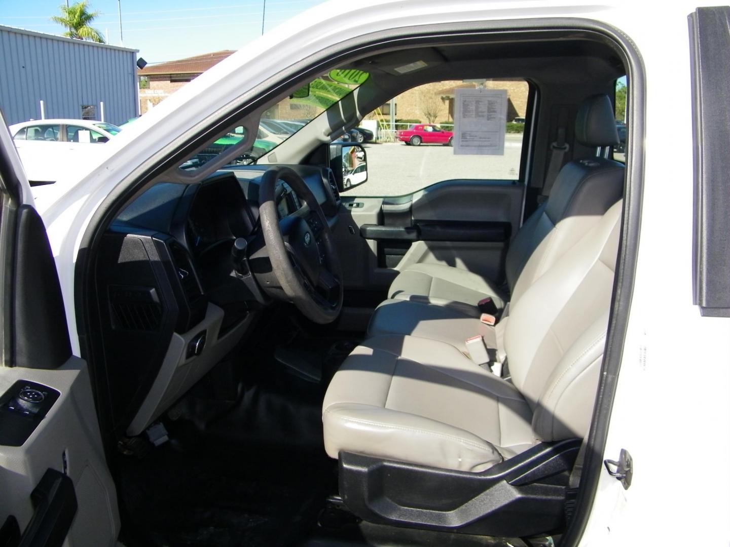 2016 White /Gray Ford F-150 XL 6.5-ft. Bed 2WD (1FTNF1CG9GK) with an 3.5L V6 TURBO engine, 6A transmission, located at 4000 Bee Ridge Road, Sarasota, FL, 34233, (941) 926-0300, 27.298664, -82.489151 - Photo#13