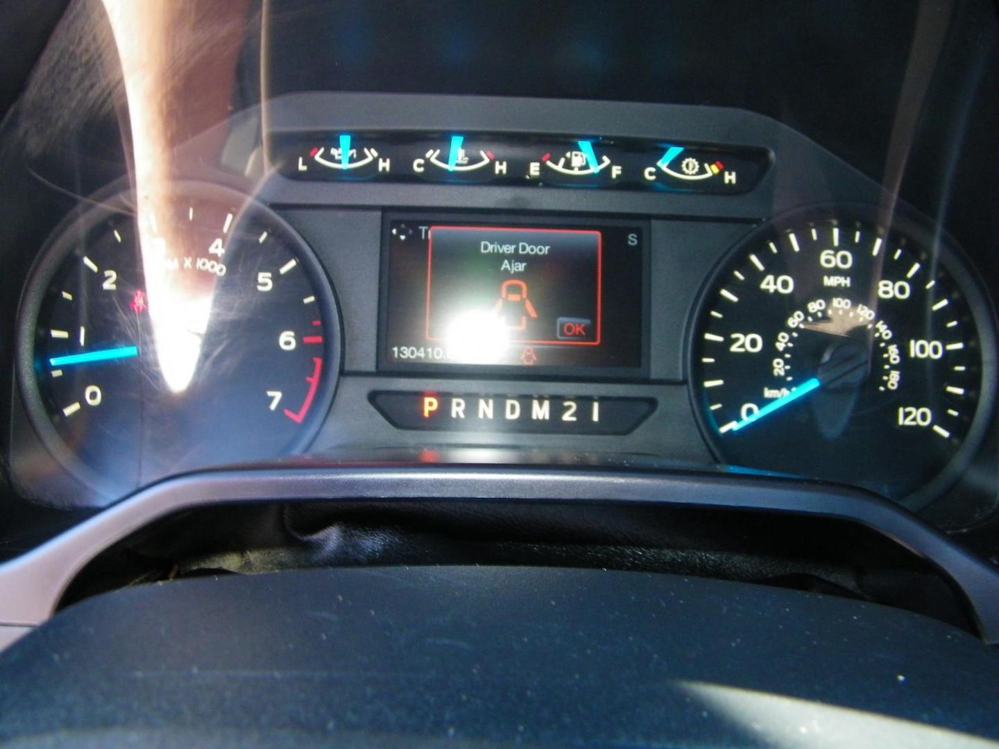 2016 White /Gray Ford F-150 XL 6.5-ft. Bed 2WD (1FTNF1CG9GK) with an 3.5L V6 TURBO engine, 6A transmission, located at 4000 Bee Ridge Road, Sarasota, FL, 34233, (941) 926-0300, 27.298664, -82.489151 - Photo#21