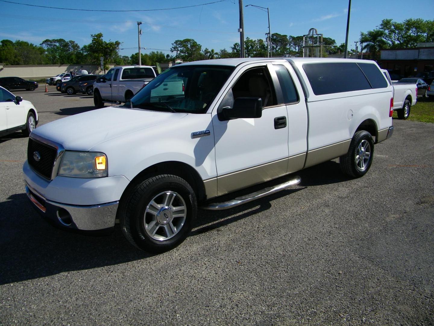 2007 White /Beige Ford F-150 STX 2WD (1FTRF12207N) with an 4.2L V6 OHV 12V engine, Automatic transmission, located at 4000 Bee Ridge Road, Sarasota, FL, 34233, (941) 926-0300, 27.298664, -82.489151 - Photo#0