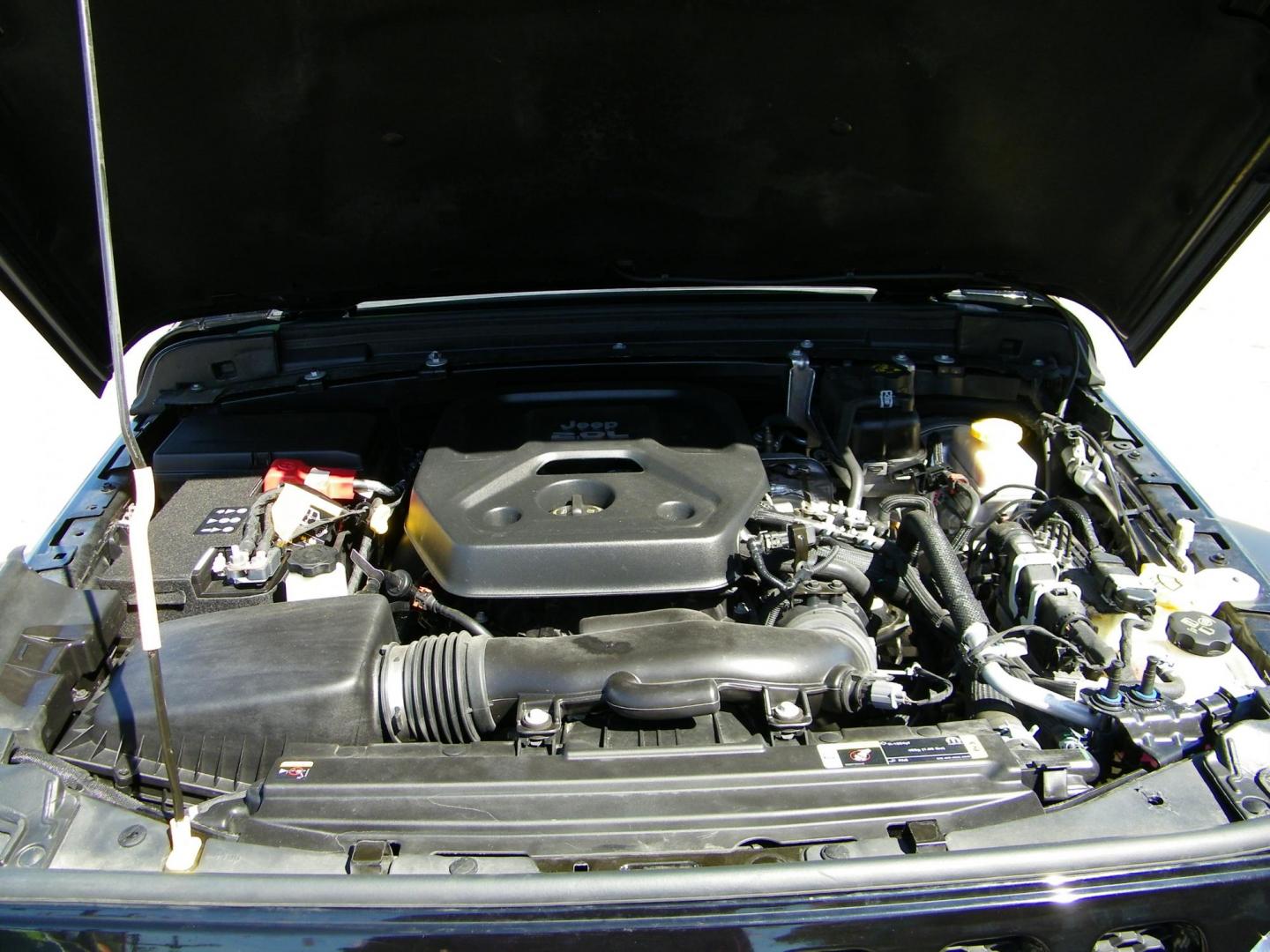 2021 Black /Black Jeep Wrangler Sport (1C4GJXAN2MW) with an 2.0L L4 DOHC 16V TURBO engine, Automatic transmission, located at 4000 Bee Ridge Road, Sarasota, FL, 34233, (941) 926-0300, 27.298664, -82.489151 - Photo#8