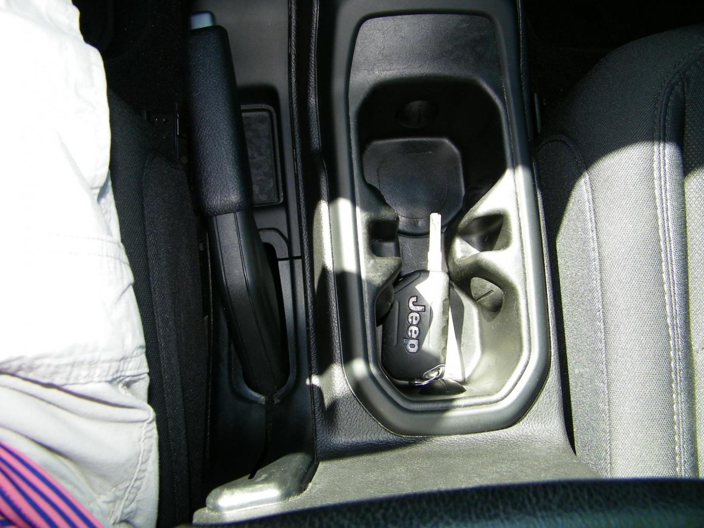 2021 Black /Black Jeep Wrangler Sport (1C4GJXAN2MW) with an 2.0L L4 DOHC 16V TURBO engine, Automatic transmission, located at 4000 Bee Ridge Road, Sarasota, FL, 34233, (941) 926-0300, 27.298664, -82.489151 - Photo#18