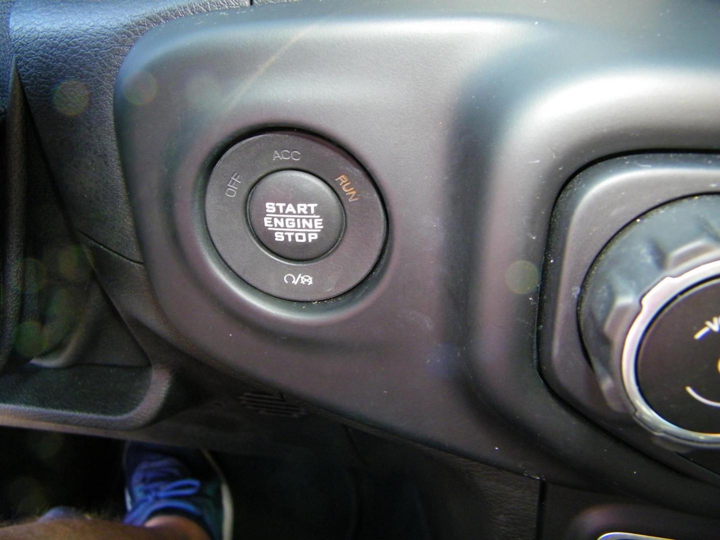 2021 Black /Black Jeep Wrangler Sport (1C4GJXAN2MW) with an 2.0L L4 DOHC 16V TURBO engine, Automatic transmission, located at 4000 Bee Ridge Road, Sarasota, FL, 34233, (941) 926-0300, 27.298664, -82.489151 - Photo#22