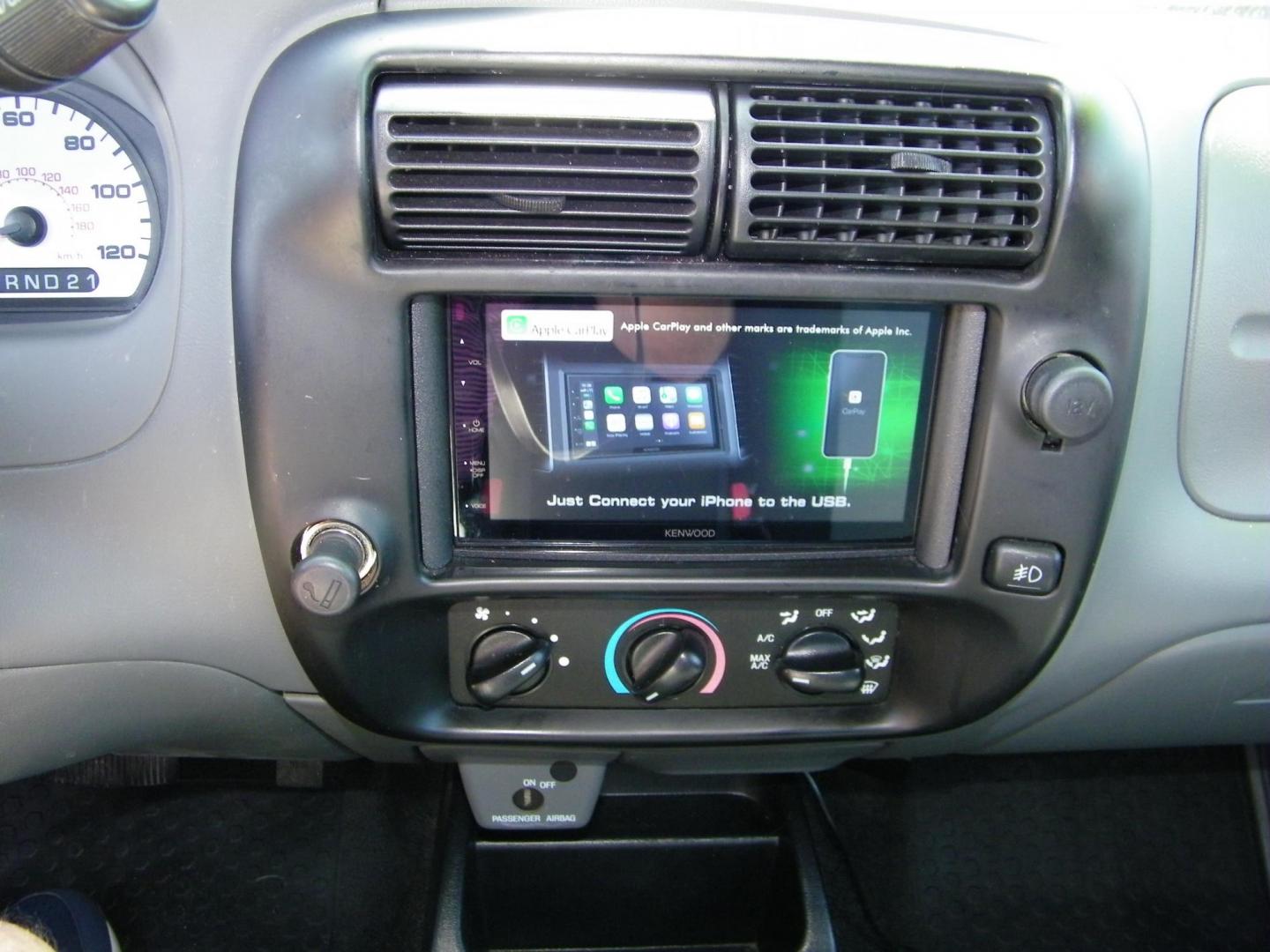 2006 Red /Gray Ford Ranger Sport SuperCab 2WD (1FTYR14U96P) with an 3.0L V6 OHV 12V engine, Automatic transmission, located at 4000 Bee Ridge Road, Sarasota, FL, 34233, (941) 926-0300, 27.298664, -82.489151 - Photo#20