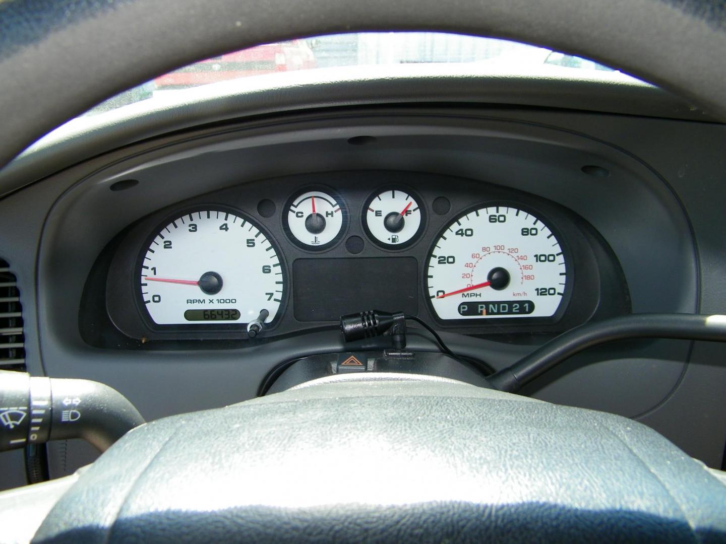 2006 Red /Gray Ford Ranger Sport SuperCab 2WD (1FTYR14U96P) with an 3.0L V6 OHV 12V engine, Automatic transmission, located at 4000 Bee Ridge Road, Sarasota, FL, 34233, (941) 926-0300, 27.298664, -82.489151 - Photo#22