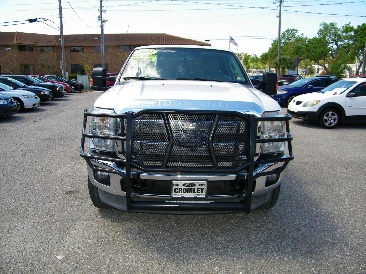 2014 White /Gray Ford F-250 SD XLT SuperCab Long Bed 4WD (1FT7X2B67EE) with an 6.2L V8 OHV 16V engine, 6-Speed Automatic transmission, located at 4000 Bee Ridge Road, Sarasota, FL, 34233, (941) 926-0300, 27.298664, -82.489151 - Photo#1