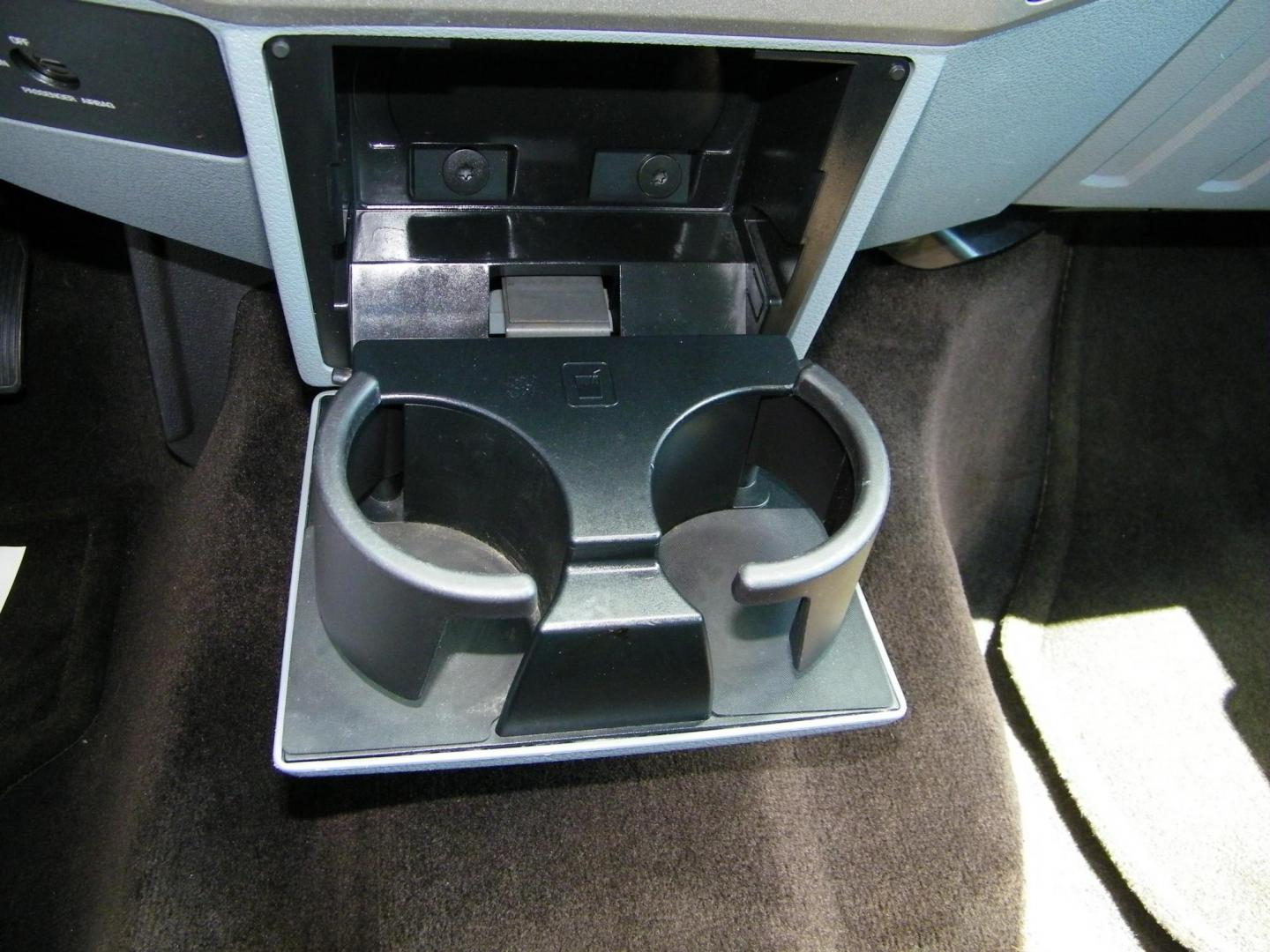 2014 White /Gray Ford F-250 SD XLT SuperCab Long Bed 4WD (1FT7X2B67EE) with an 6.2L V8 OHV 16V engine, 6-Speed Automatic transmission, located at 4000 Bee Ridge Road, Sarasota, FL, 34233, (941) 926-0300, 27.298664, -82.489151 - Photo#23