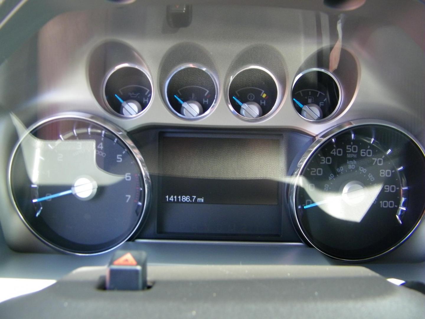 2014 White /Gray Ford F-250 SD XLT SuperCab Long Bed 4WD (1FT7X2B67EE) with an 6.2L V8 OHV 16V engine, 6-Speed Automatic transmission, located at 4000 Bee Ridge Road, Sarasota, FL, 34233, (941) 926-0300, 27.298664, -82.489151 - Photo#26