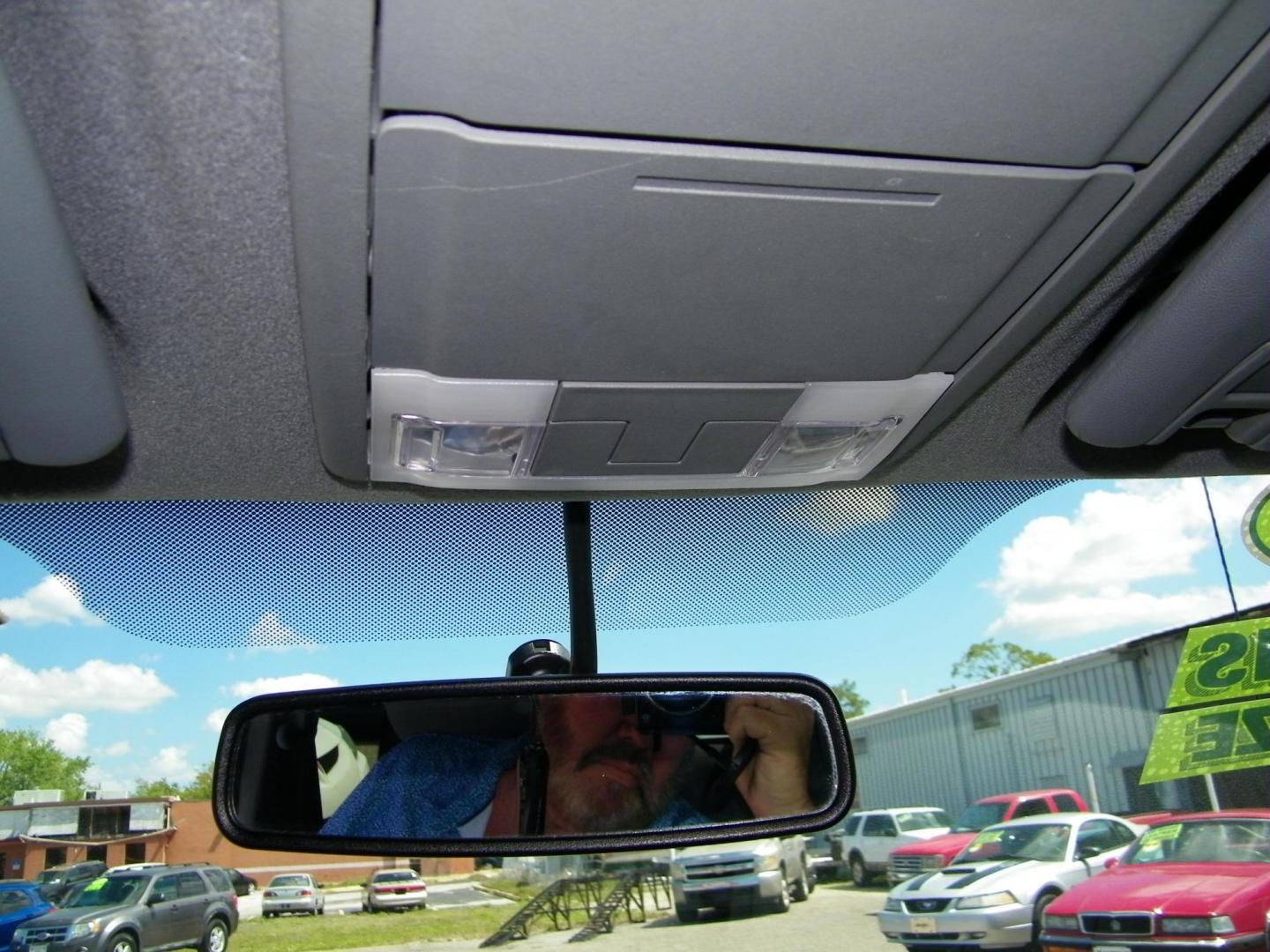 2014 White /Gray Ford F-250 SD XLT SuperCab Long Bed 4WD (1FT7X2B67EE) with an 6.2L V8 OHV 16V engine, 6-Speed Automatic transmission, located at 4000 Bee Ridge Road, Sarasota, FL, 34233, (941) 926-0300, 27.298664, -82.489151 - Photo#25