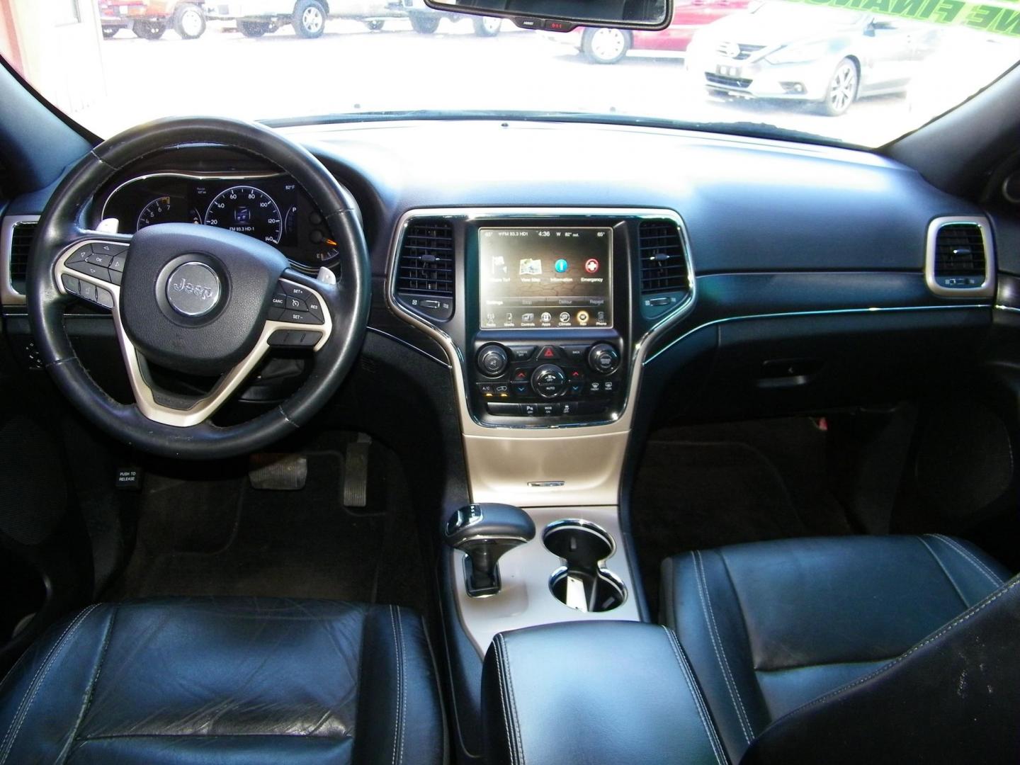 2015 Black /Black Jeep Grand Cherokee Limited 2WD (1C4RJEBG9FC) with an 3.6L V6 DOHC 24V engine, 8-Speed Automatic transmission, located at 4000 Bee Ridge Road, Sarasota, FL, 34233, (941) 926-0300, 27.298664, -82.489151 - Photo#10