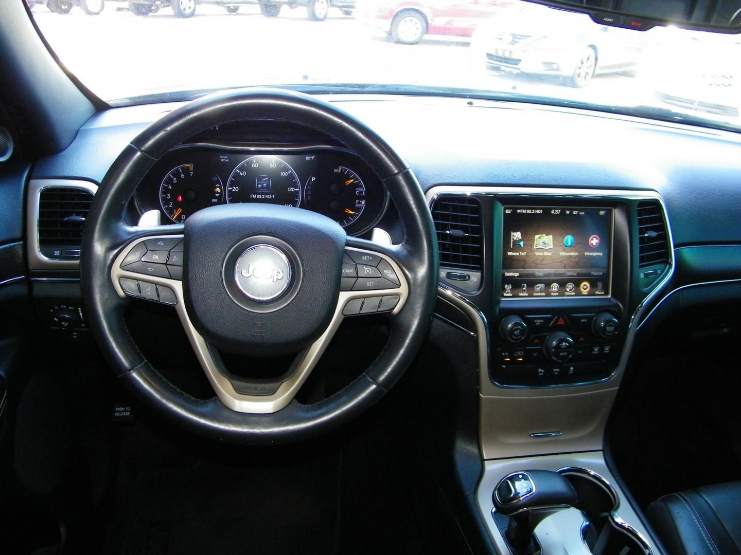 2015 Black /Black Jeep Grand Cherokee Limited 2WD (1C4RJEBG9FC) with an 3.6L V6 DOHC 24V engine, 8-Speed Automatic transmission, located at 4000 Bee Ridge Road, Sarasota, FL, 34233, (941) 926-0300, 27.298664, -82.489151 - Photo#11