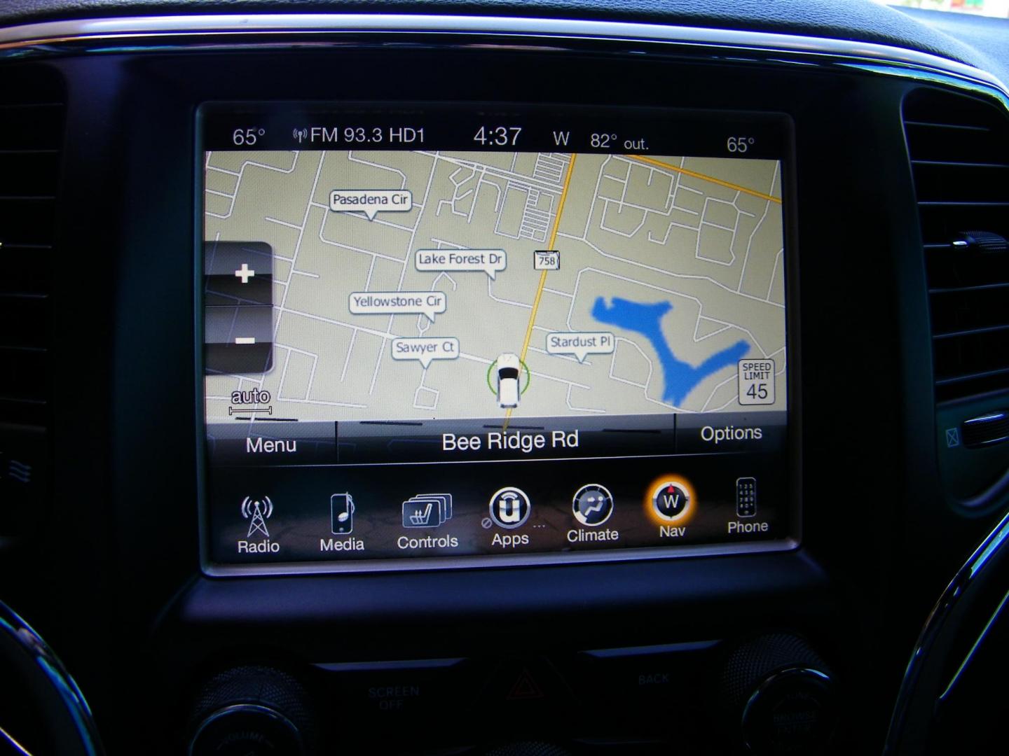 2015 Black /Black Jeep Grand Cherokee Limited 2WD (1C4RJEBG9FC) with an 3.6L V6 DOHC 24V engine, 8-Speed Automatic transmission, located at 4000 Bee Ridge Road, Sarasota, FL, 34233, (941) 926-0300, 27.298664, -82.489151 - Photo#13