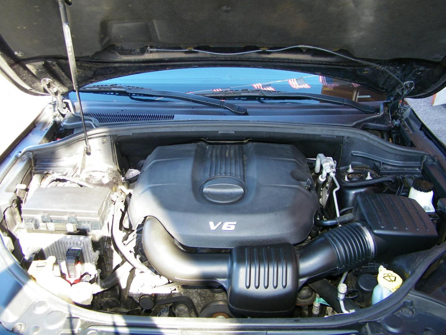 2015 Black /Black Jeep Grand Cherokee Limited 2WD (1C4RJEBG9FC) with an 3.6L V6 DOHC 24V engine, 8-Speed Automatic transmission, located at 4000 Bee Ridge Road, Sarasota, FL, 34233, (941) 926-0300, 27.298664, -82.489151 - Photo#19