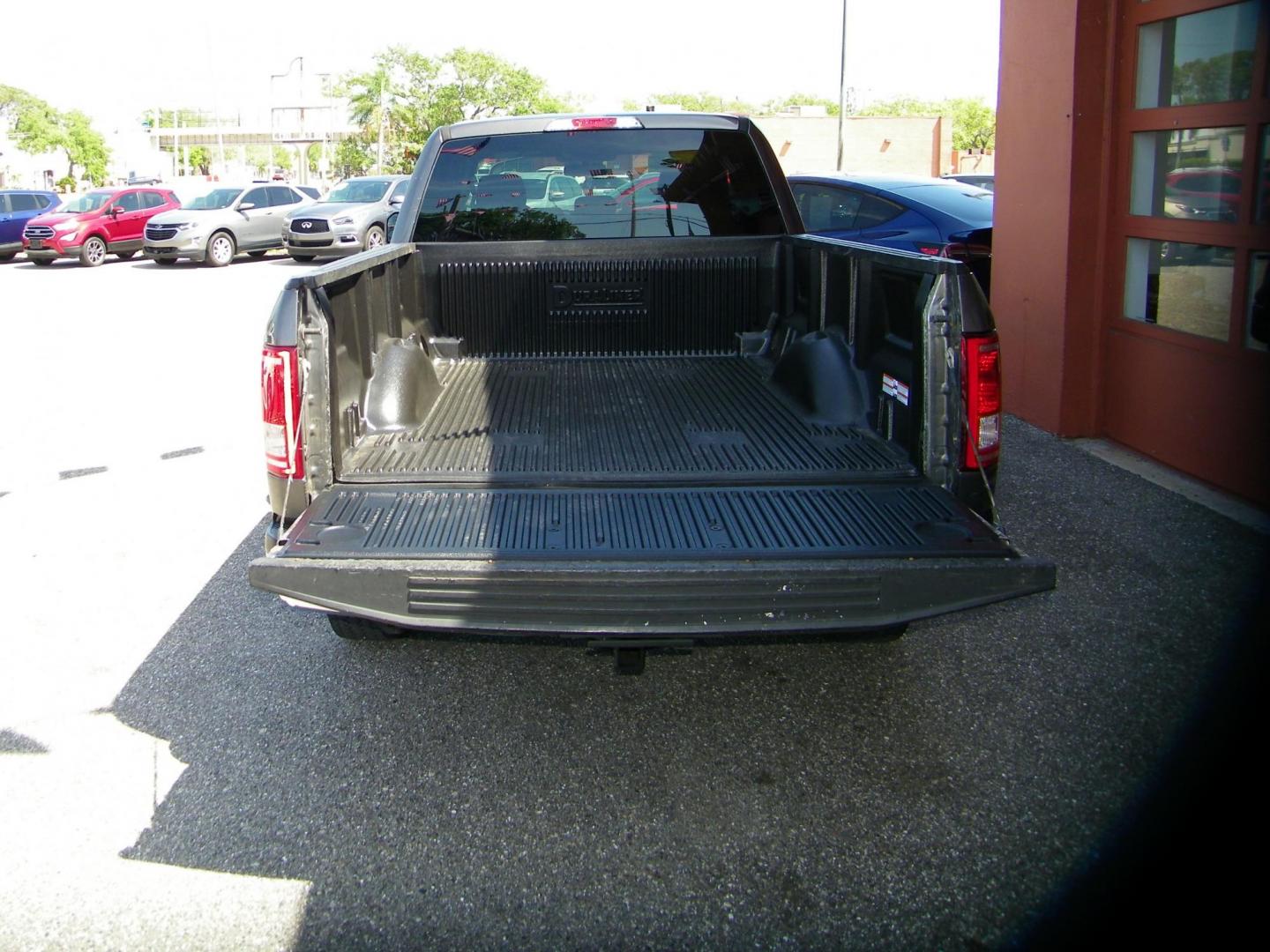 2015 Gray /Gray Ford F-150 Lariat SuperCab 6.5-ft. Bed 4WD (1FTEX1E89FK) with an 3.5L V6 DOHC 24V engine, 6-Speed Automatic transmission, located at 4000 Bee Ridge Road, Sarasota, FL, 34233, (941) 926-0300, 27.298664, -82.489151 - Photo#6