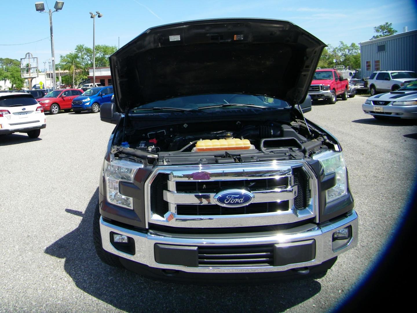 2015 Gray /Gray Ford F-150 Lariat SuperCab 6.5-ft. Bed 4WD (1FTEX1E89FK) with an 3.5L V6 DOHC 24V engine, 6-Speed Automatic transmission, located at 4000 Bee Ridge Road, Sarasota, FL, 34233, (941) 926-0300, 27.298664, -82.489151 - Photo#8