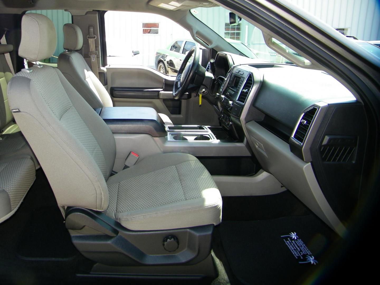 2015 Gray /Gray Ford F-150 Lariat SuperCab 6.5-ft. Bed 4WD (1FTEX1E89FK) with an 3.5L V6 DOHC 24V engine, 6-Speed Automatic transmission, located at 4000 Bee Ridge Road, Sarasota, FL, 34233, (941) 926-0300, 27.298664, -82.489151 - Photo#11