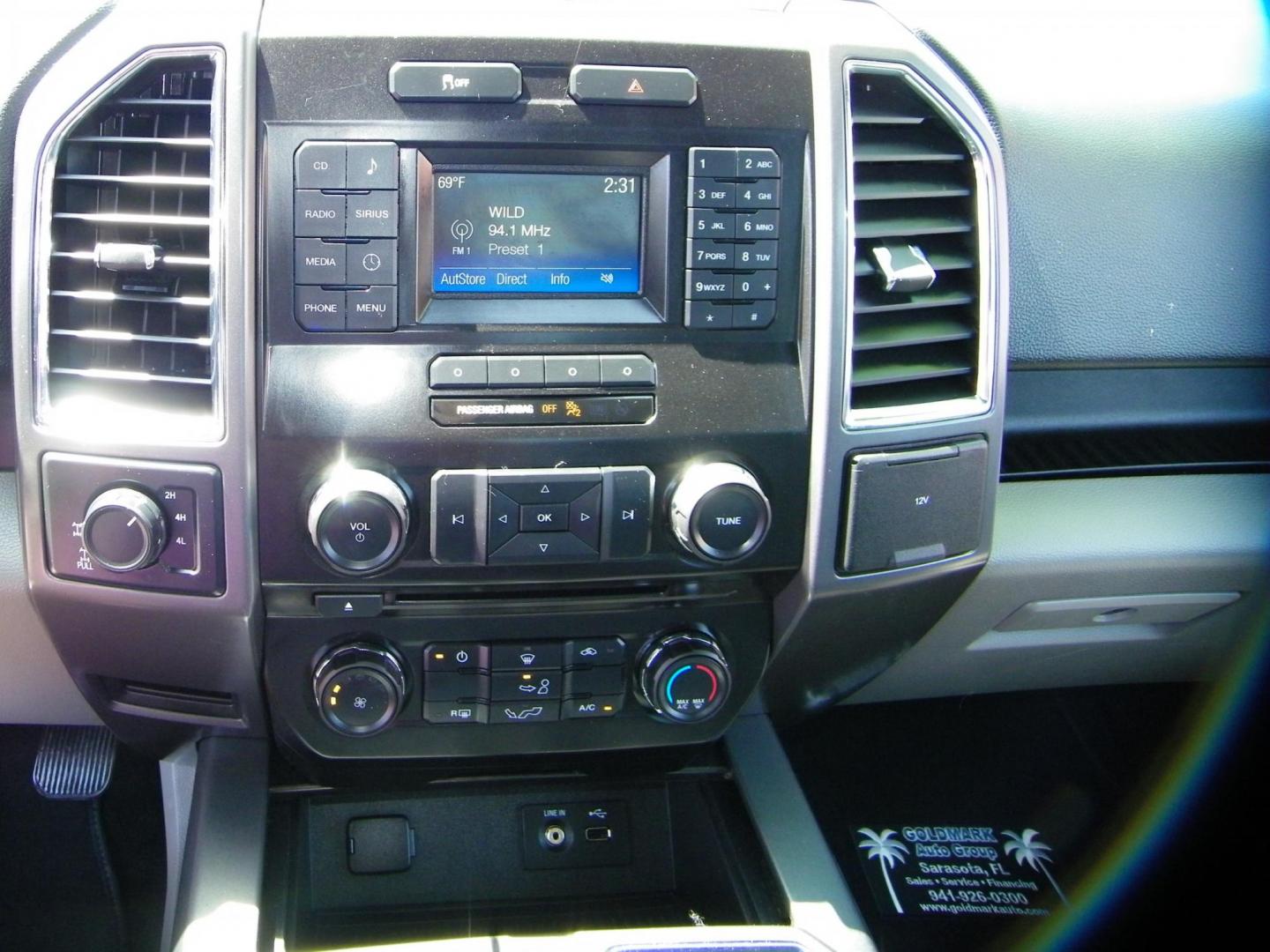 2015 Gray /Gray Ford F-150 Lariat SuperCab 6.5-ft. Bed 4WD (1FTEX1E89FK) with an 3.5L V6 DOHC 24V engine, 6-Speed Automatic transmission, located at 4000 Bee Ridge Road, Sarasota, FL, 34233, (941) 926-0300, 27.298664, -82.489151 - Photo#18