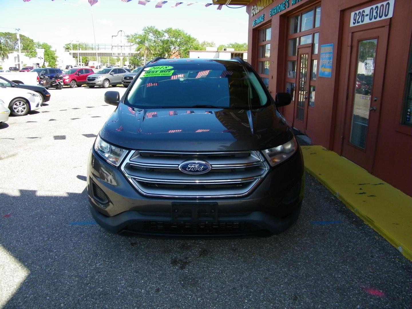 2018 Gray /Gray Ford Edge SE FWD (2FMPK3G97JB) with an 2.0L L4 DOHC 16V engine, 6A transmission, located at 4000 Bee Ridge Road, Sarasota, FL, 34233, (941) 926-0300, 27.298664, -82.489151 - Photo#6