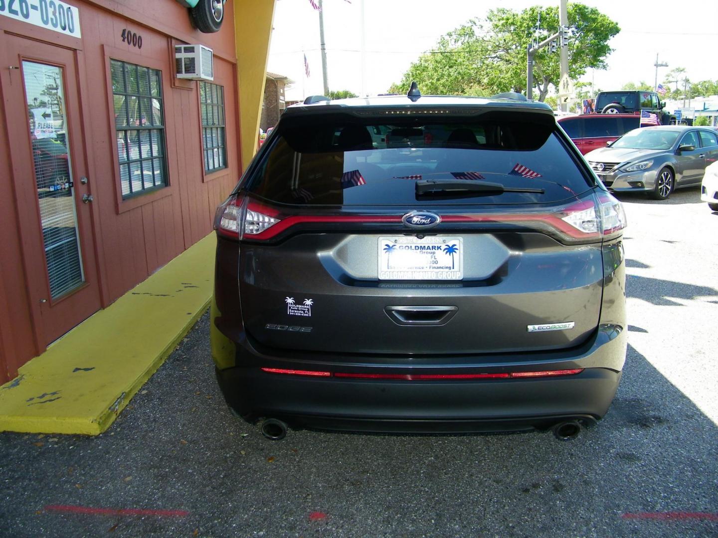 2018 Gray /Gray Ford Edge SE FWD (2FMPK3G97JB) with an 2.0L L4 DOHC 16V engine, 6A transmission, located at 4000 Bee Ridge Road, Sarasota, FL, 34233, (941) 926-0300, 27.298664, -82.489151 - Photo#5