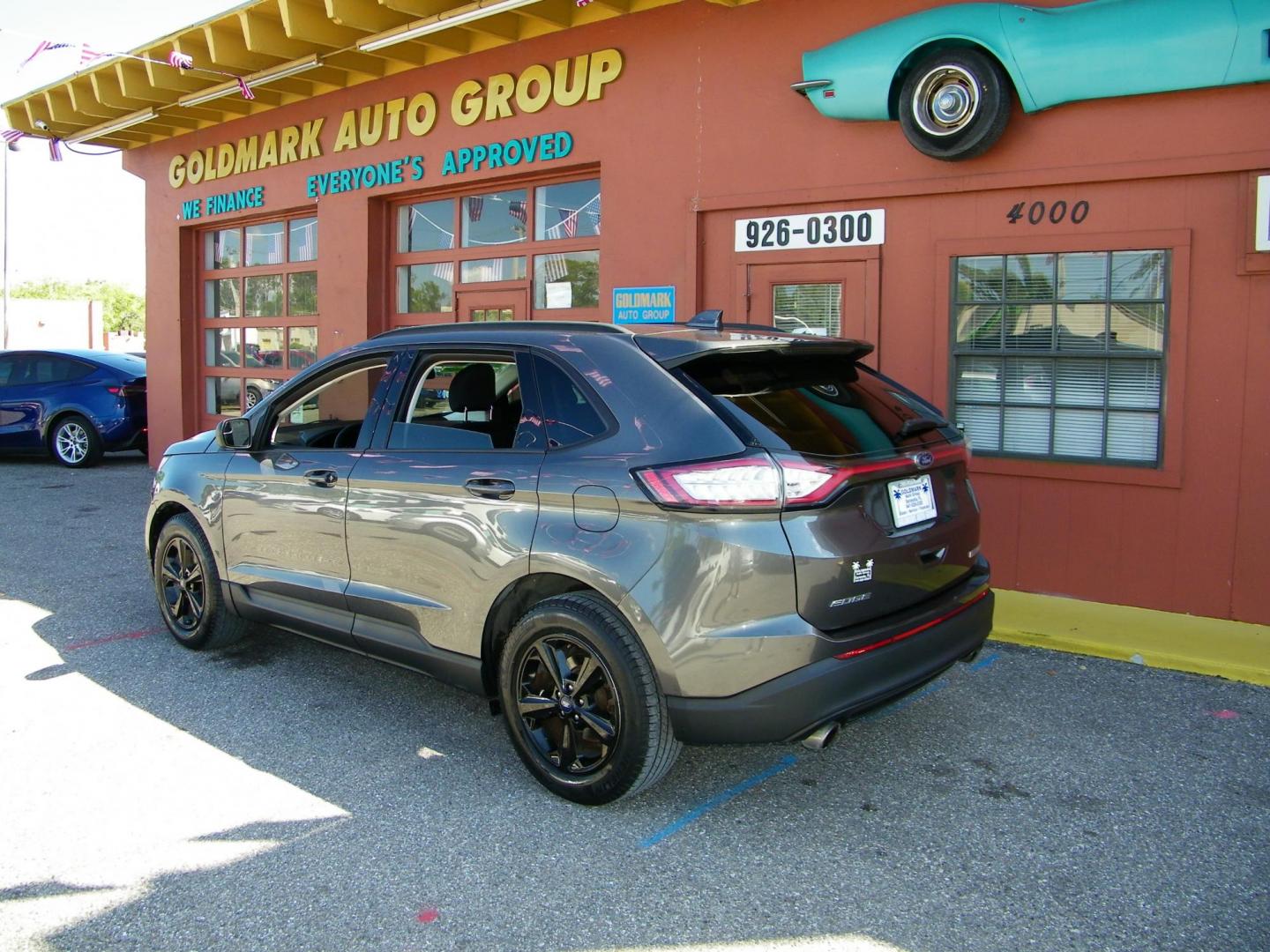 2018 Gray /Gray Ford Edge SE FWD (2FMPK3G97JB) with an 2.0L L4 DOHC 16V engine, 6A transmission, located at 4000 Bee Ridge Road, Sarasota, FL, 34233, (941) 926-0300, 27.298664, -82.489151 - Photo#3
