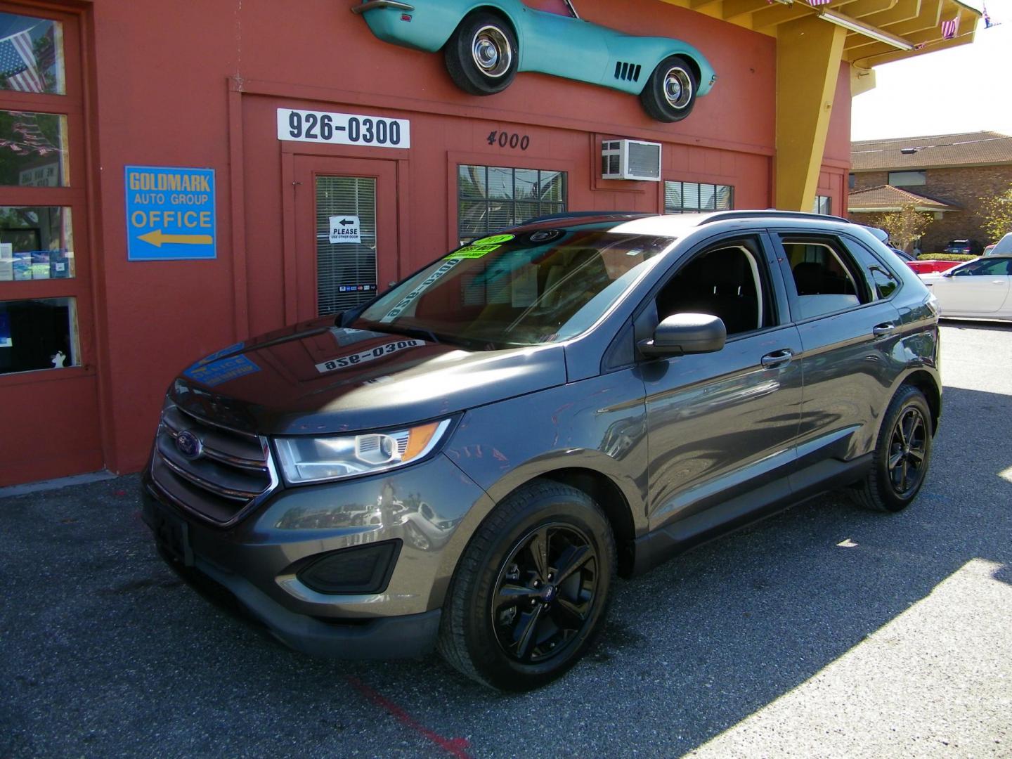 2018 Gray /Gray Ford Edge SE FWD (2FMPK3G97JB) with an 2.0L L4 DOHC 16V engine, 6A transmission, located at 4000 Bee Ridge Road, Sarasota, FL, 34233, (941) 926-0300, 27.298664, -82.489151 - Photo#1
