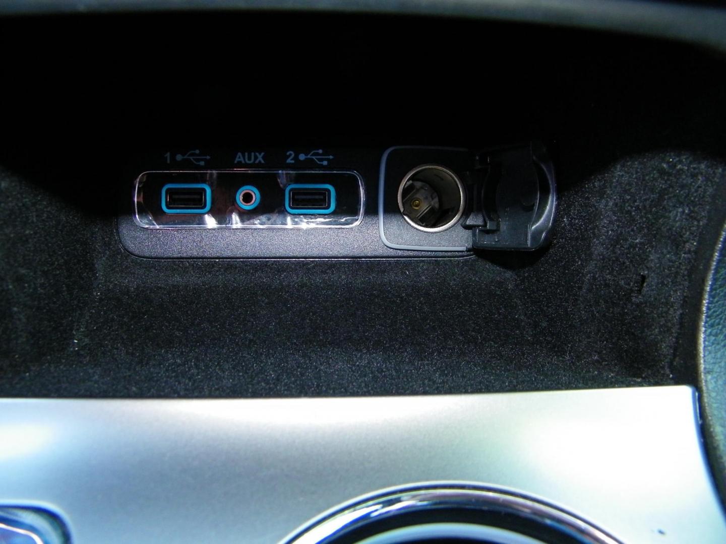 2018 White /Black Jeep Grand Cherokee Laredo 2WD (1C4RJEAG5JC) with an 3.6L V6 DOHC 24V engine, 8A transmission, located at 4000 Bee Ridge Road, Sarasota, FL, 34233, (941) 926-0300, 27.298664, -82.489151 - Photo#21