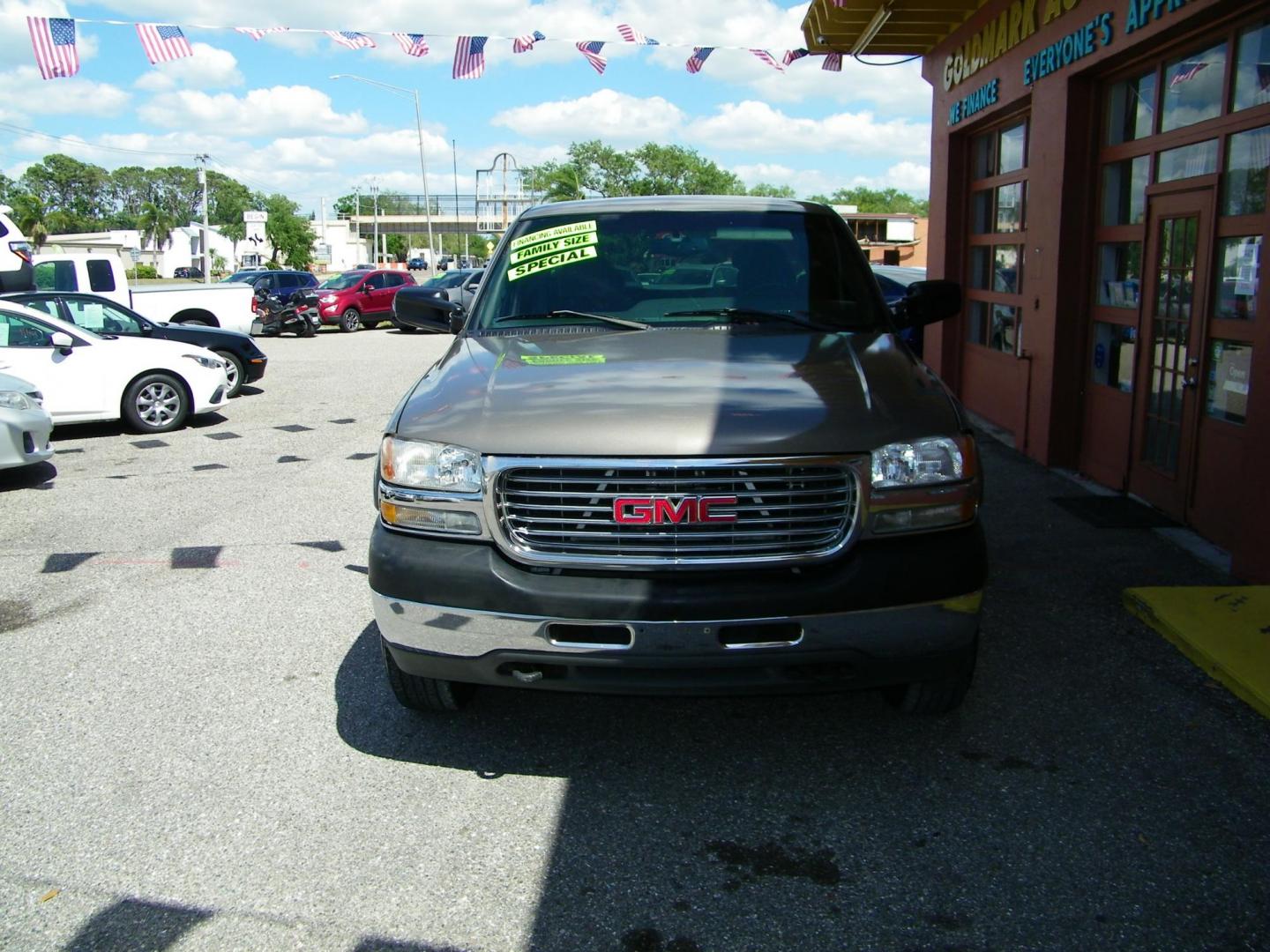 2002 Grey /Grey GMC Sierra 2500HD SL Ext. Cab Long Bed 2WD (1GTHC29U52E) with an 6.0L V8 OHV 16V engine, Automatic transmission, located at 4000 Bee Ridge Road, Sarasota, FL, 34233, (941) 926-0300, 27.298664, -82.489151 - Photo#2