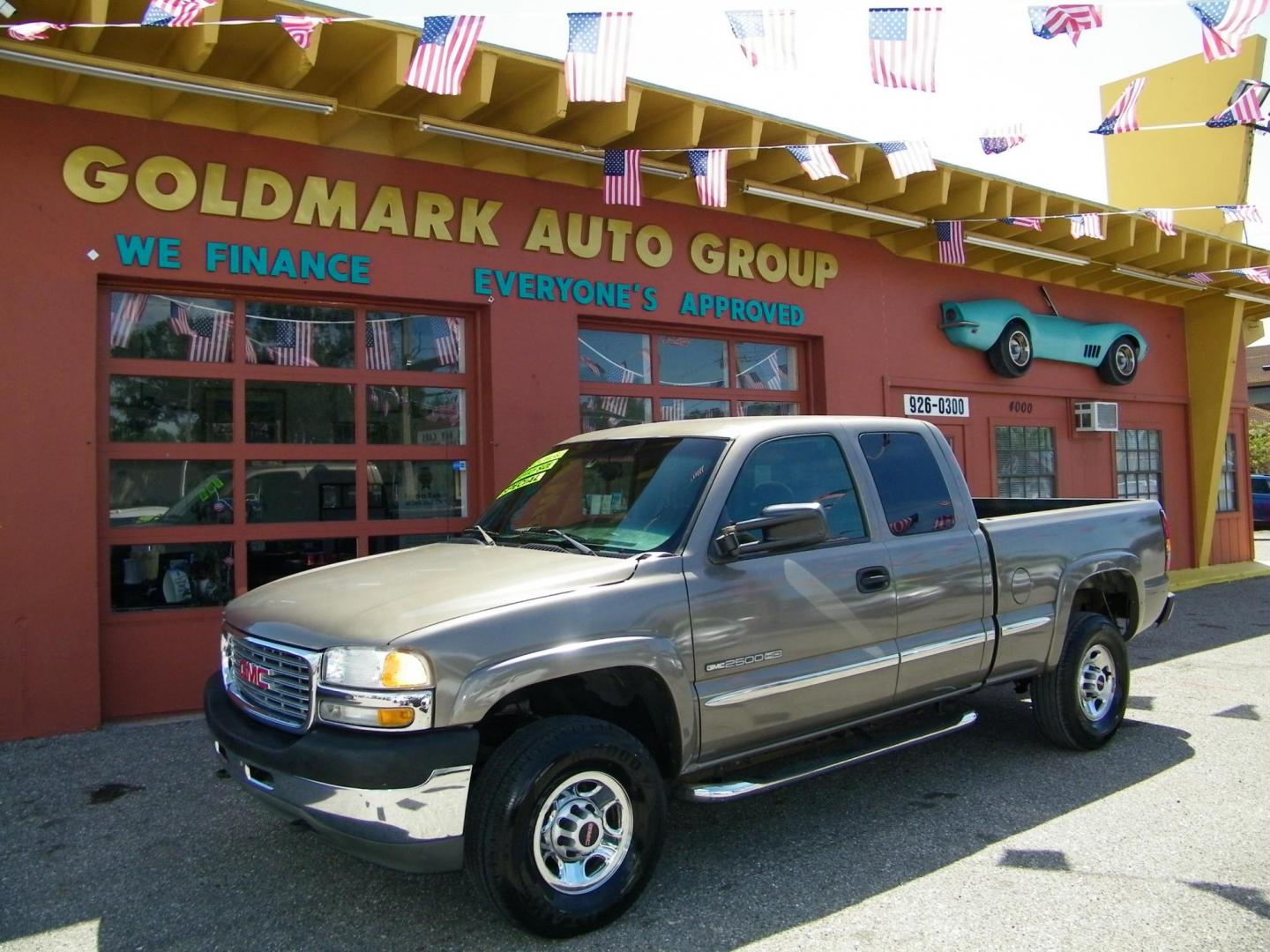 2002 Grey /Grey GMC Sierra 2500HD SL Ext. Cab Long Bed 2WD (1GTHC29U52E) with an 6.0L V8 OHV 16V engine, Automatic transmission, located at 4000 Bee Ridge Road, Sarasota, FL, 34233, (941) 926-0300, 27.298664, -82.489151 - Photo#8