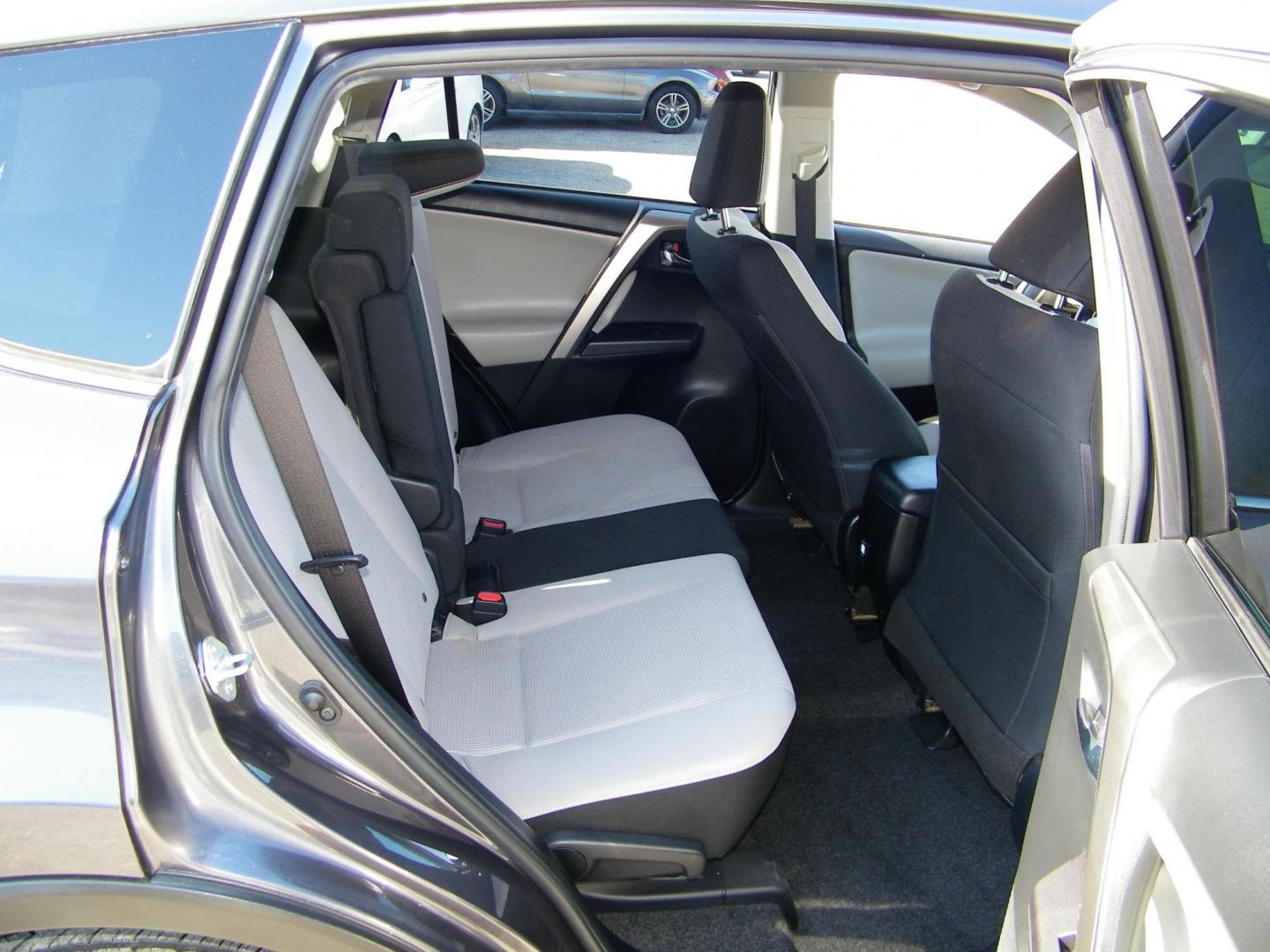 2018 Gray /Beige Toyota RAV4 XLE FWD (JTMWFREV9JJ) with an 2.5L L4 DOHC 16V engine, 6A transmission, located at 4000 Bee Ridge Road, Sarasota, FL, 34233, (941) 926-0300, 27.298664, -82.489151 - Photo#14