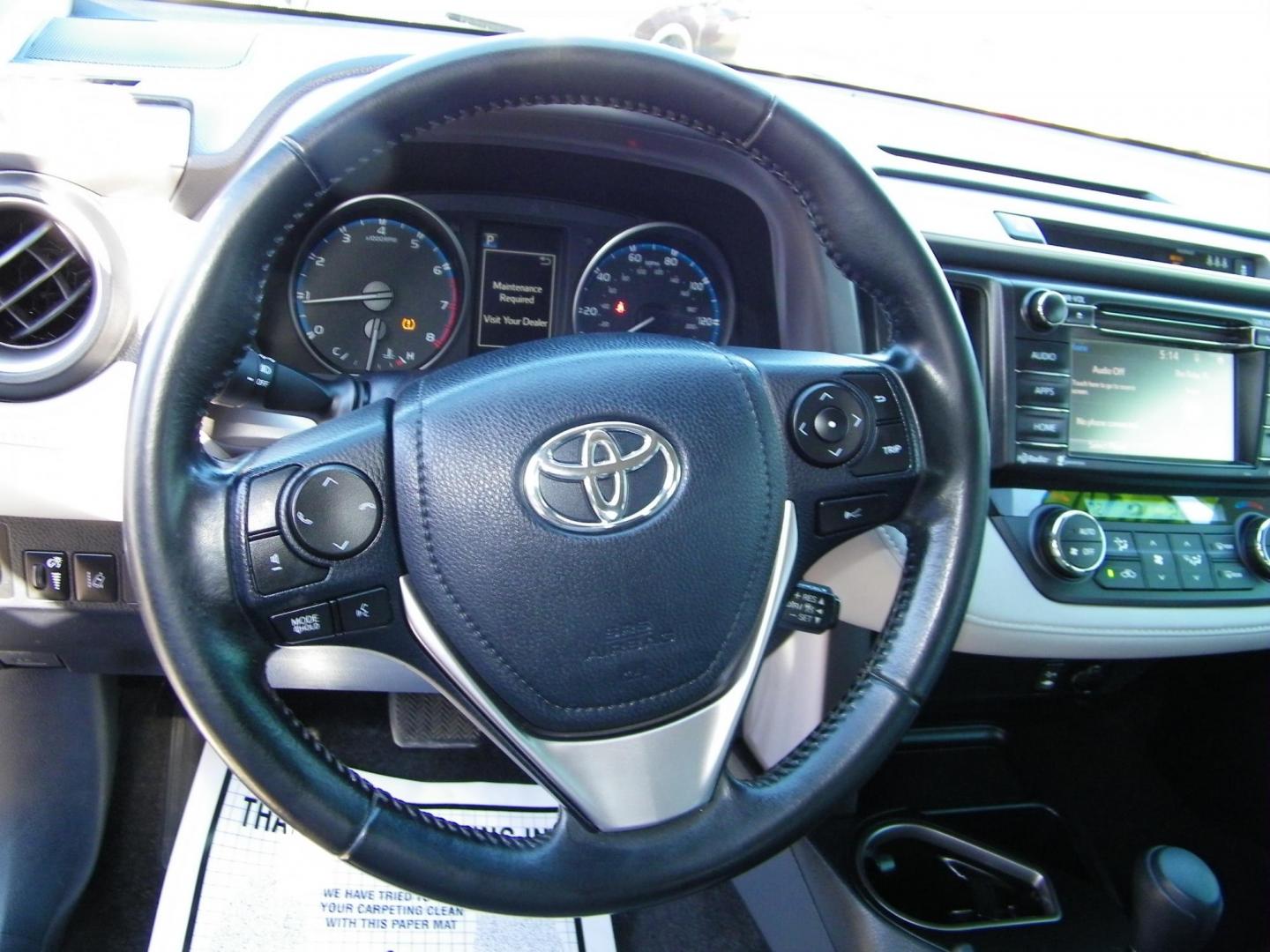 2018 Gray /Beige Toyota RAV4 XLE FWD (JTMWFREV9JJ) with an 2.5L L4 DOHC 16V engine, 6A transmission, located at 4000 Bee Ridge Road, Sarasota, FL, 34233, (941) 926-0300, 27.298664, -82.489151 - Photo#21