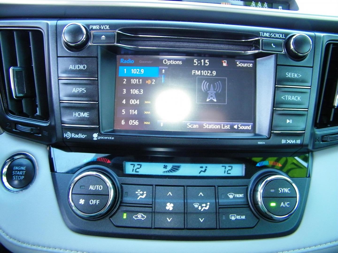 2018 Gray /Beige Toyota RAV4 XLE FWD (JTMWFREV9JJ) with an 2.5L L4 DOHC 16V engine, 6A transmission, located at 4000 Bee Ridge Road, Sarasota, FL, 34233, (941) 926-0300, 27.298664, -82.489151 - Photo#28