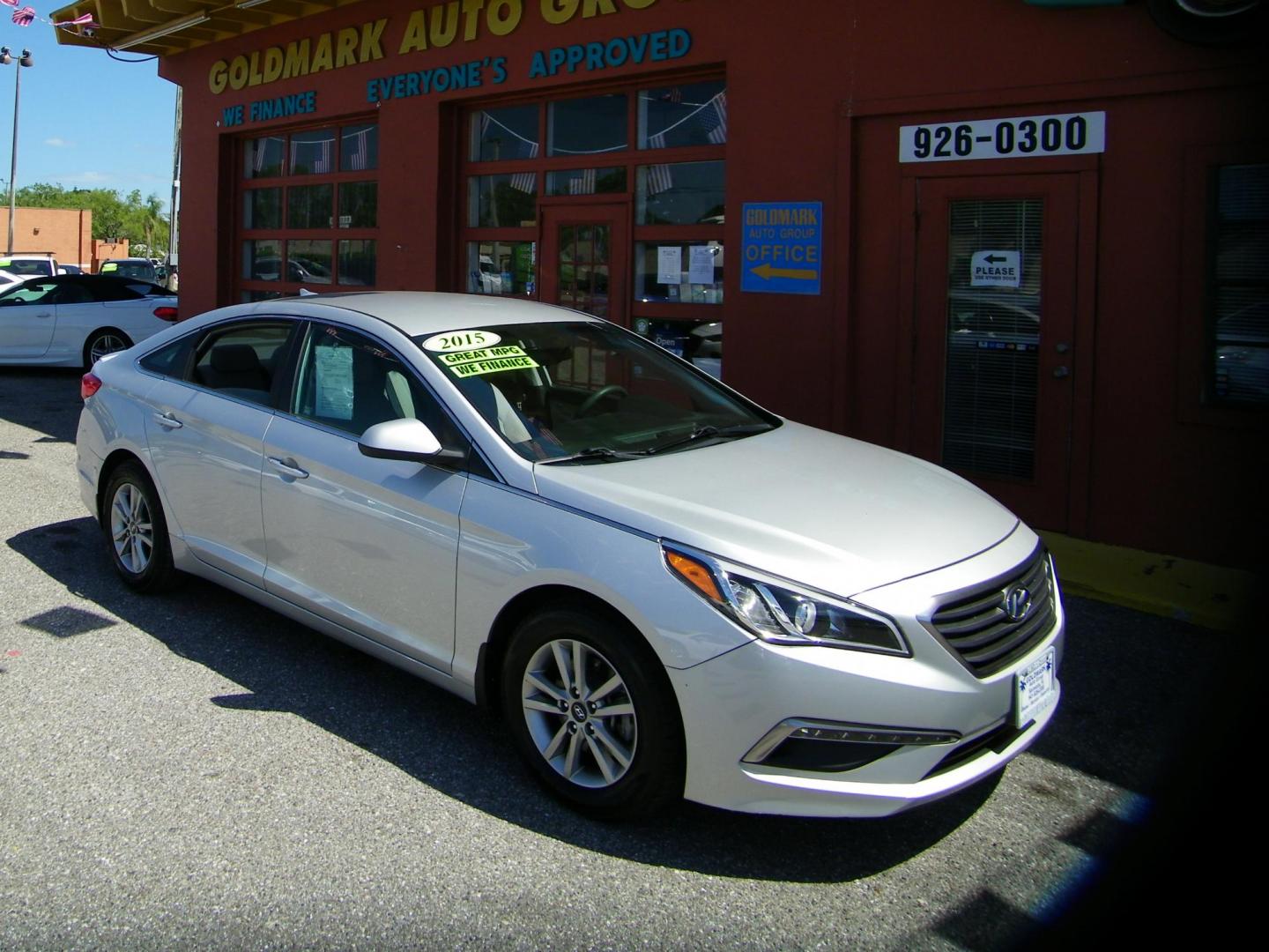 2015 Silver /Beige Hyundai Sonata ECO (5NPE24AF9FH) with an 1.6L L4 DOHC 16V engine, 7-Speed Automatic transmission, located at 4000 Bee Ridge Road, Sarasota, FL, 34233, (941) 926-0300, 27.298664, -82.489151 - Photo#5