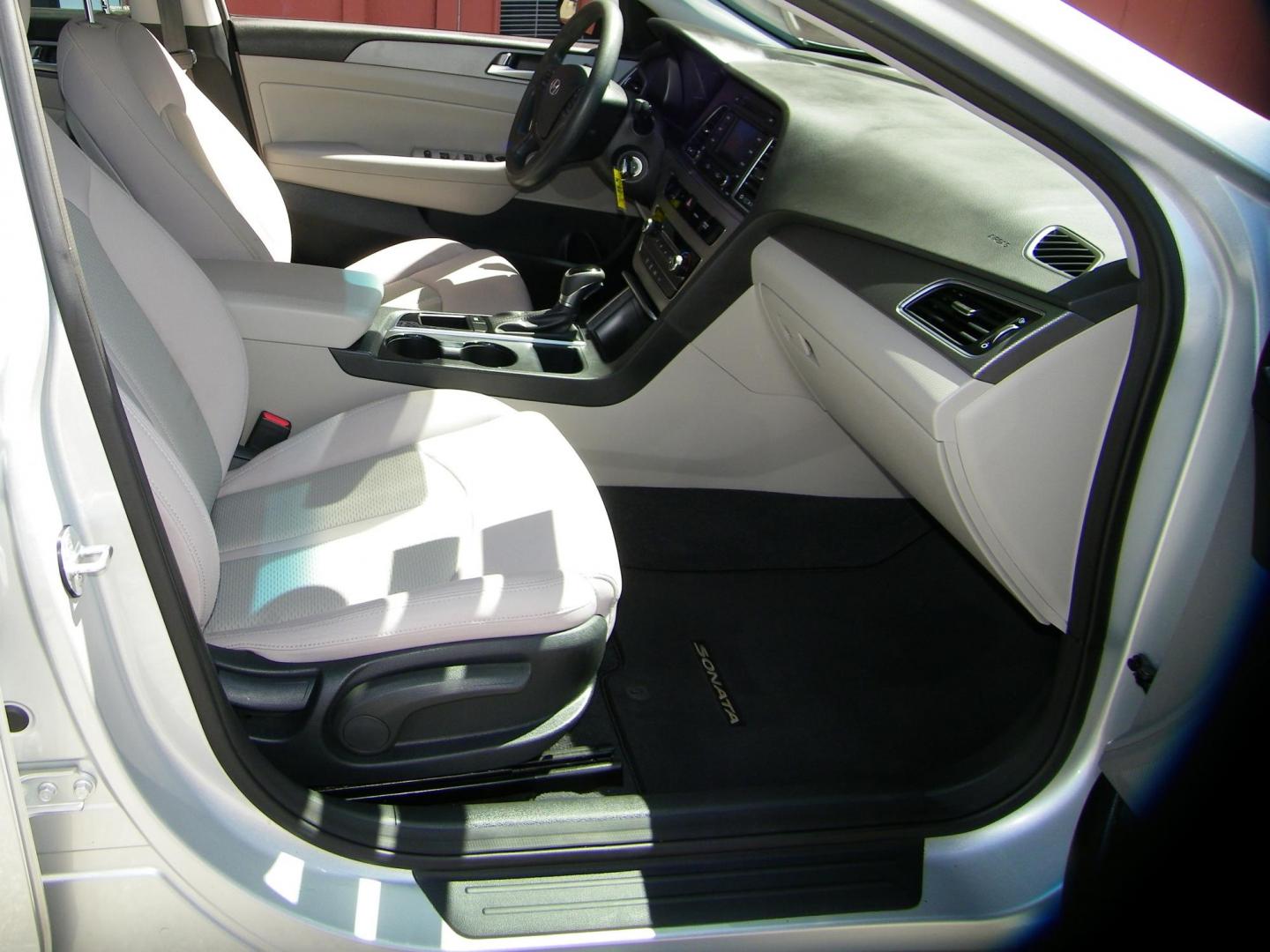 2015 Silver /Beige Hyundai Sonata ECO (5NPE24AF9FH) with an 1.6L L4 DOHC 16V engine, 7-Speed Automatic transmission, located at 4000 Bee Ridge Road, Sarasota, FL, 34233, (941) 926-0300, 27.298664, -82.489151 - Photo#11