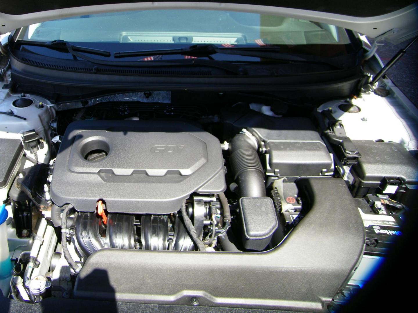 2015 Silver /Beige Hyundai Sonata ECO (5NPE24AF9FH) with an 1.6L L4 DOHC 16V engine, 7-Speed Automatic transmission, located at 4000 Bee Ridge Road, Sarasota, FL, 34233, (941) 926-0300, 27.298664, -82.489151 - Photo#15