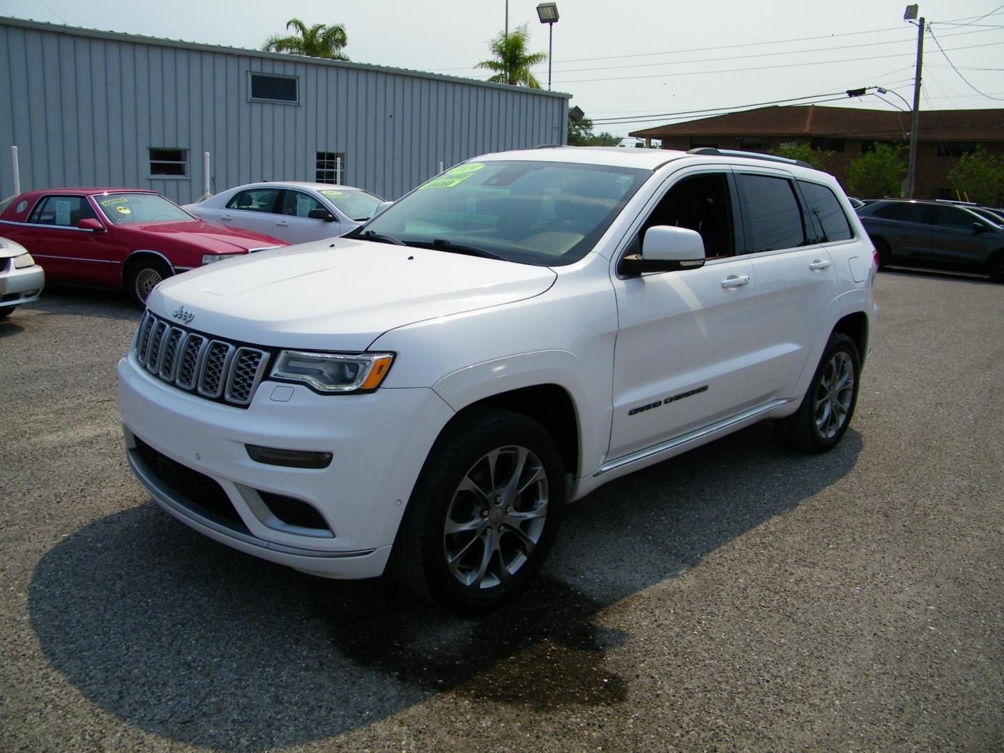 2019 White /Saddle Jeep Grand Cherokee Summit 4WD (1C4RJFJG5KC) with an 3.6L V6 DOHC 24V engine, 8A transmission, located at 4000 Bee Ridge Road, Sarasota, FL, 34233, (941) 926-0300, 27.298664, -82.489151 - Photo#0