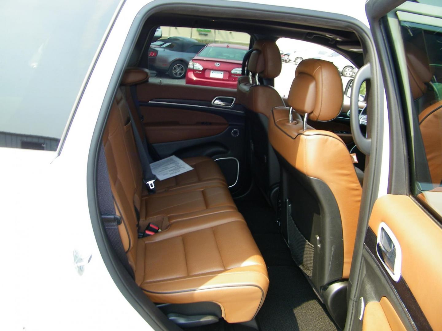 2019 White /Saddle Jeep Grand Cherokee Summit 4WD (1C4RJFJG5KC) with an 3.6L V6 DOHC 24V engine, 8A transmission, located at 4000 Bee Ridge Road, Sarasota, FL, 34233, (941) 926-0300, 27.298664, -82.489151 - Photo#15