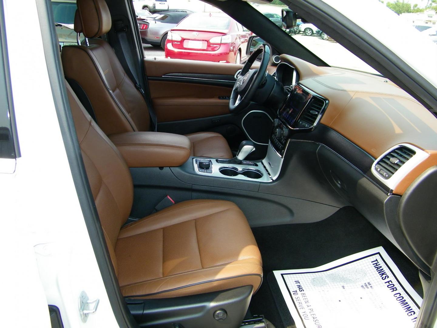2019 White /Saddle Jeep Grand Cherokee Summit 4WD (1C4RJFJG5KC) with an 3.6L V6 DOHC 24V engine, 8A transmission, located at 4000 Bee Ridge Road, Sarasota, FL, 34233, (941) 926-0300, 27.298664, -82.489151 - Photo#18