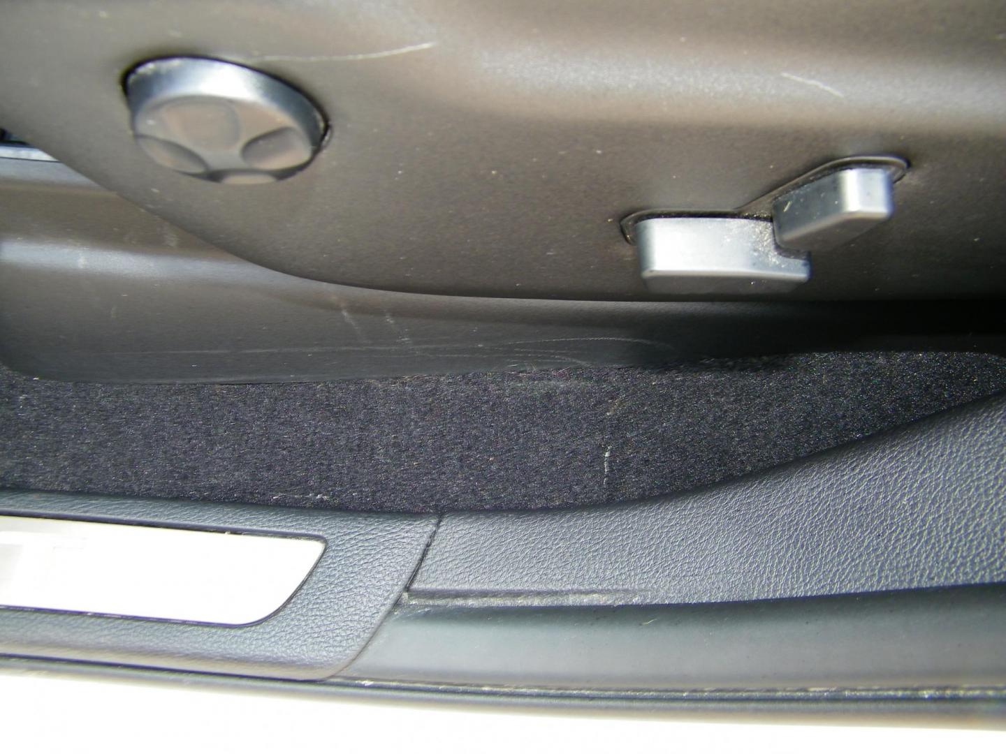 2019 White /Saddle Jeep Grand Cherokee Summit 4WD (1C4RJFJG5KC) with an 3.6L V6 DOHC 24V engine, 8A transmission, located at 4000 Bee Ridge Road, Sarasota, FL, 34233, (941) 926-0300, 27.298664, -82.489151 - Photo#21