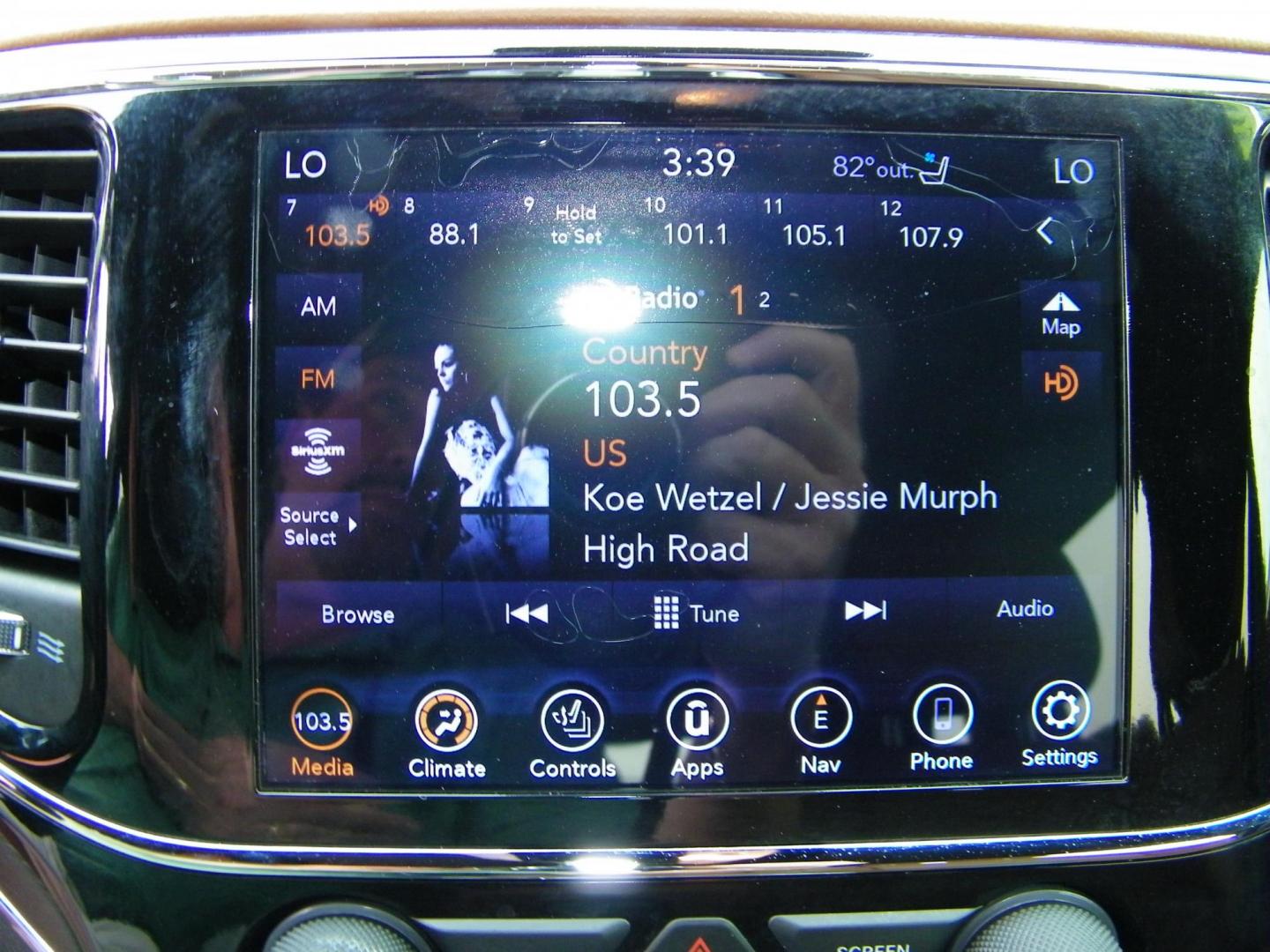 2019 White /Saddle Jeep Grand Cherokee Summit 4WD (1C4RJFJG5KC) with an 3.6L V6 DOHC 24V engine, 8A transmission, located at 4000 Bee Ridge Road, Sarasota, FL, 34233, (941) 926-0300, 27.298664, -82.489151 - Photo#25