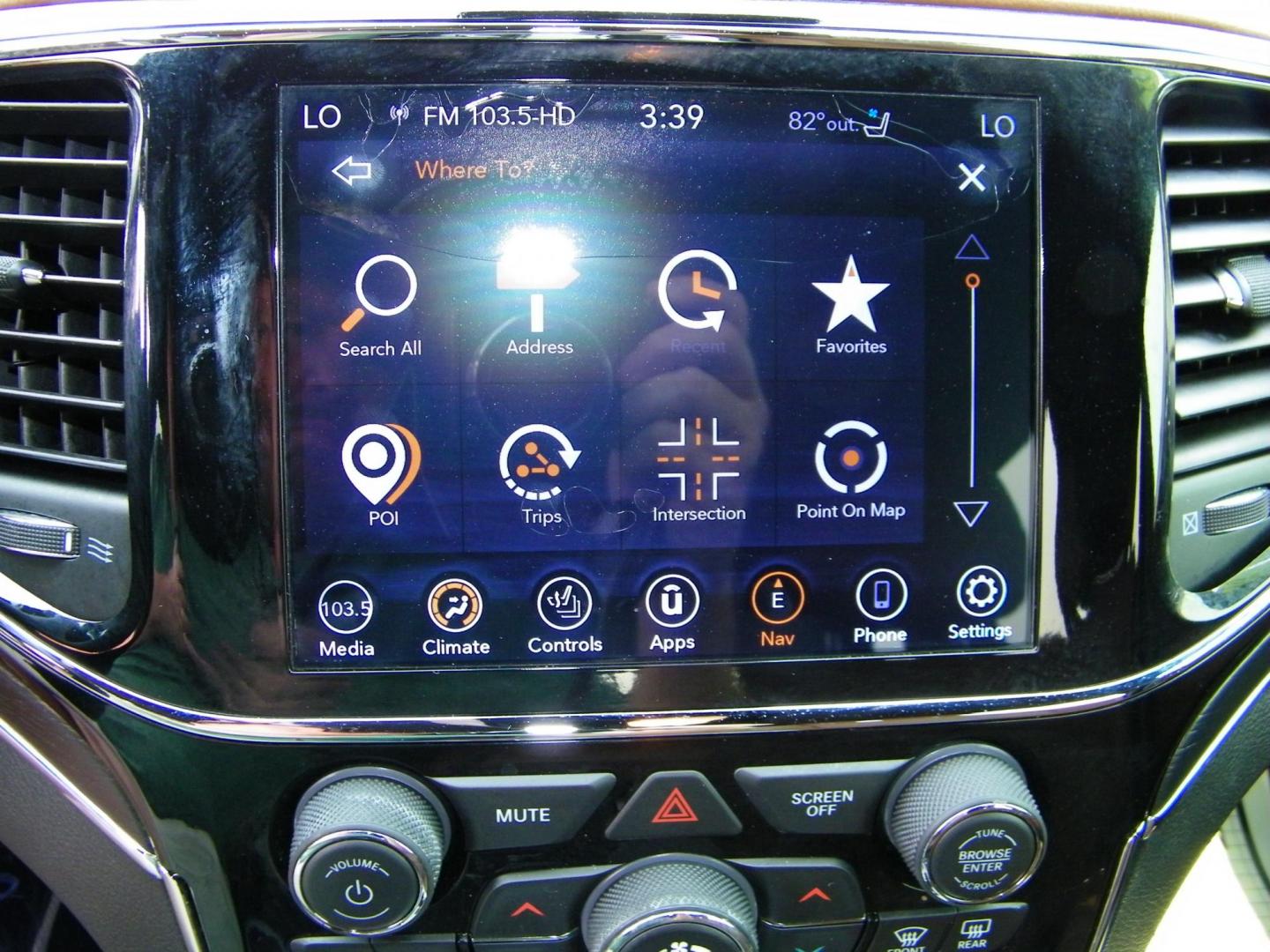 2019 White /Saddle Jeep Grand Cherokee Summit 4WD (1C4RJFJG5KC) with an 3.6L V6 DOHC 24V engine, 8A transmission, located at 4000 Bee Ridge Road, Sarasota, FL, 34233, (941) 926-0300, 27.298664, -82.489151 - Photo#29