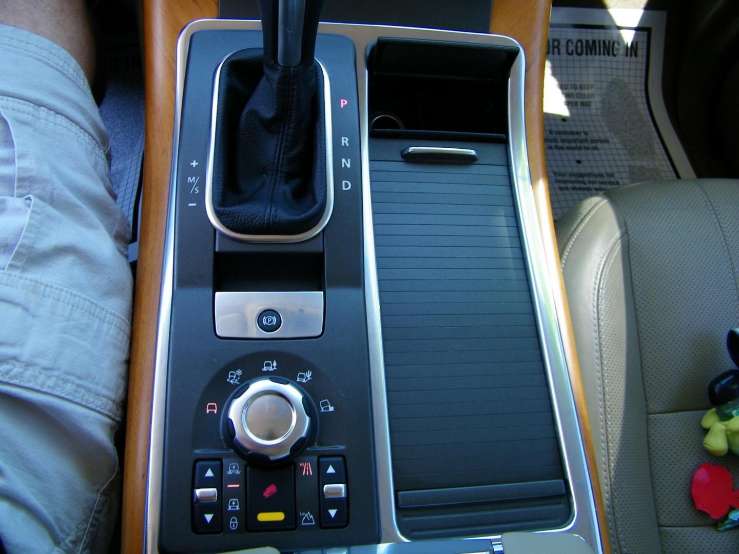 2011 Blue /Beige Land Rover Range Rover Sport HSE (SALSK2D43BA) with an 4.4L V8 DOHC 32V engine, 6-Speed Automatic transmission, located at 4000 Bee Ridge Road, Sarasota, FL, 34233, (941) 926-0300, 27.298664, -82.489151 - Photo#22