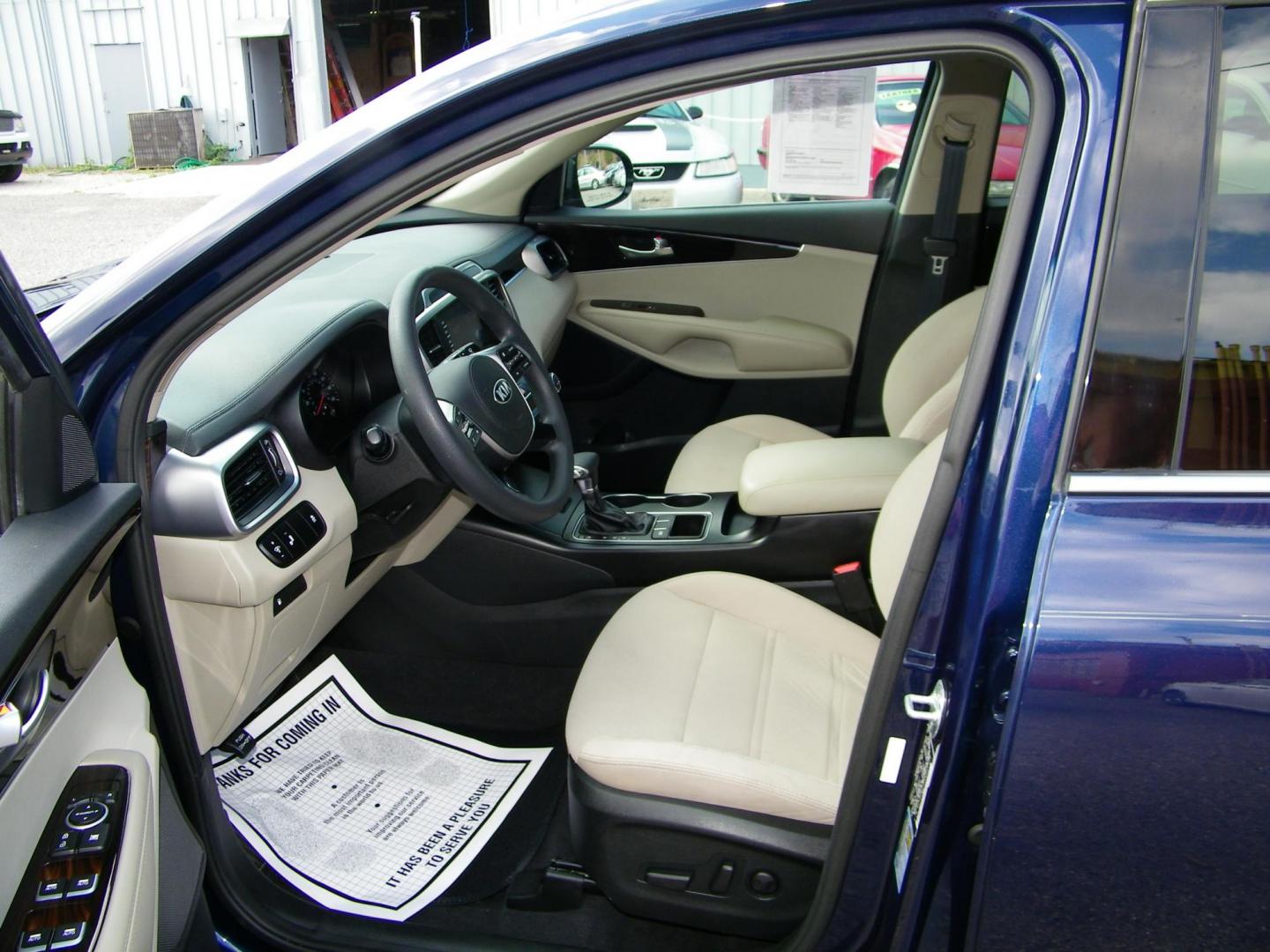 2019 Blue /Beige Kia Sorento LX V6 2WD (5XYPG4A55KG) with an 3.3L V6 DOHC 24V engine, 6A transmission, located at 4000 Bee Ridge Road, Sarasota, FL, 34233, (941) 926-0300, 27.298664, -82.489151 - Photo#18