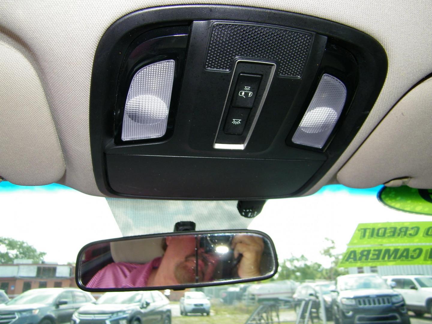 2019 Blue /Beige Kia Sorento LX V6 2WD (5XYPG4A55KG) with an 3.3L V6 DOHC 24V engine, 6A transmission, located at 4000 Bee Ridge Road, Sarasota, FL, 34233, (941) 926-0300, 27.298664, -82.489151 - Photo#24