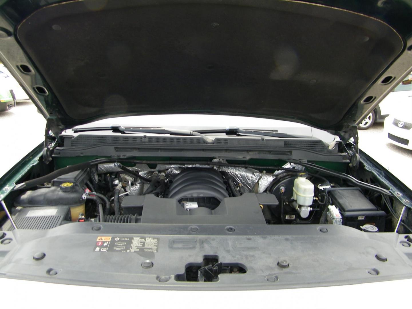 2015 Green /Black GMC Sierra 1500 SLE Double Cab 4WD (1GTV2UEC0FZ) with an 5.3L V8 OHV 16V engine, 6-Speed Automatic transmission, located at 4000 Bee Ridge Road, Sarasota, FL, 34233, (941) 926-0300, 27.298664, -82.489151 - Photo#10