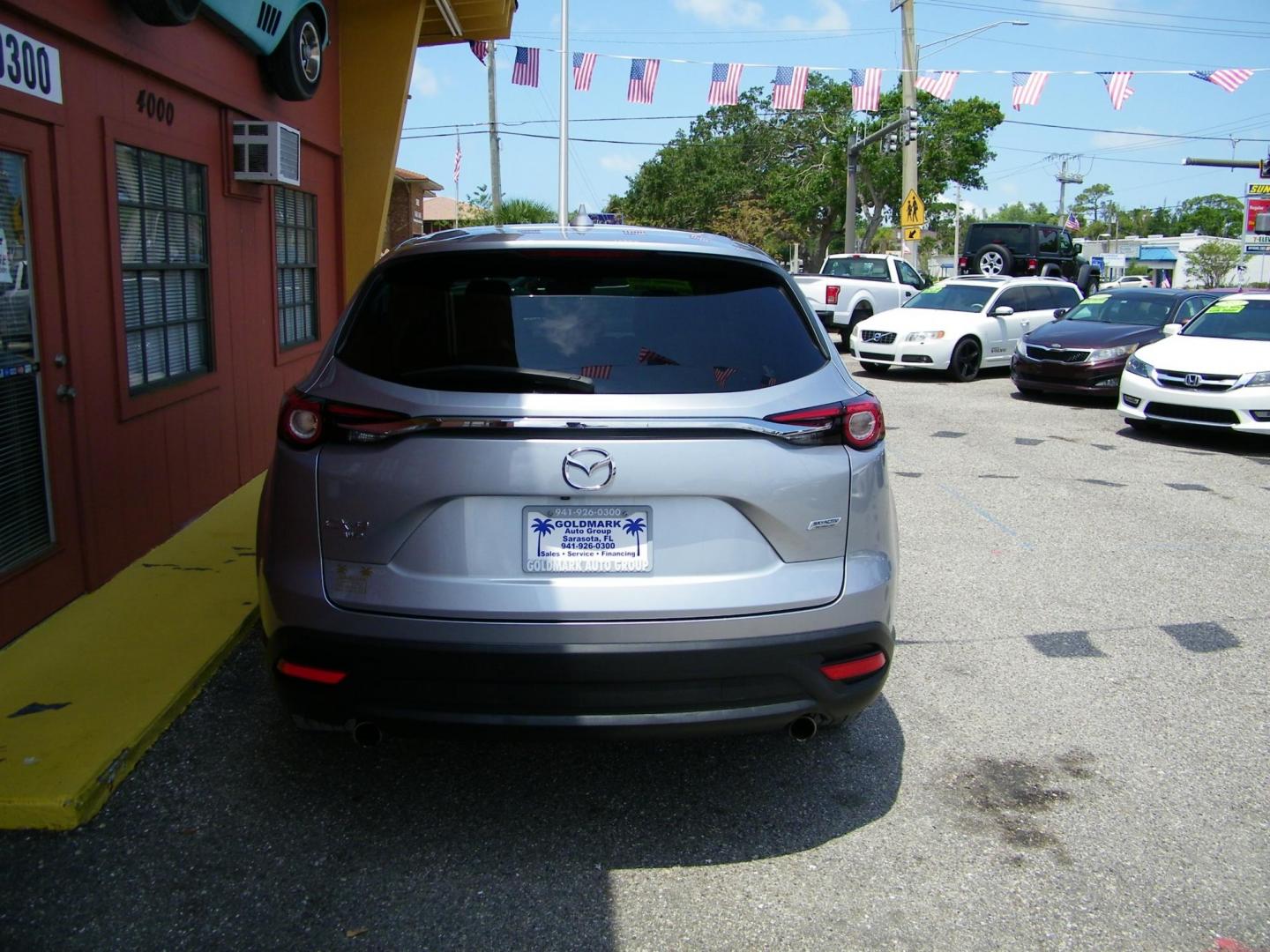 2019 Silver /Black Mazda CX-9 Sport AWD (JM3TCBBY4K0) with an 2.5L L4 DOHC 16V engine, 6A transmission, located at 4000 Bee Ridge Road, Sarasota, FL, 34233, (941) 926-0300, 27.298664, -82.489151 - Photo#4
